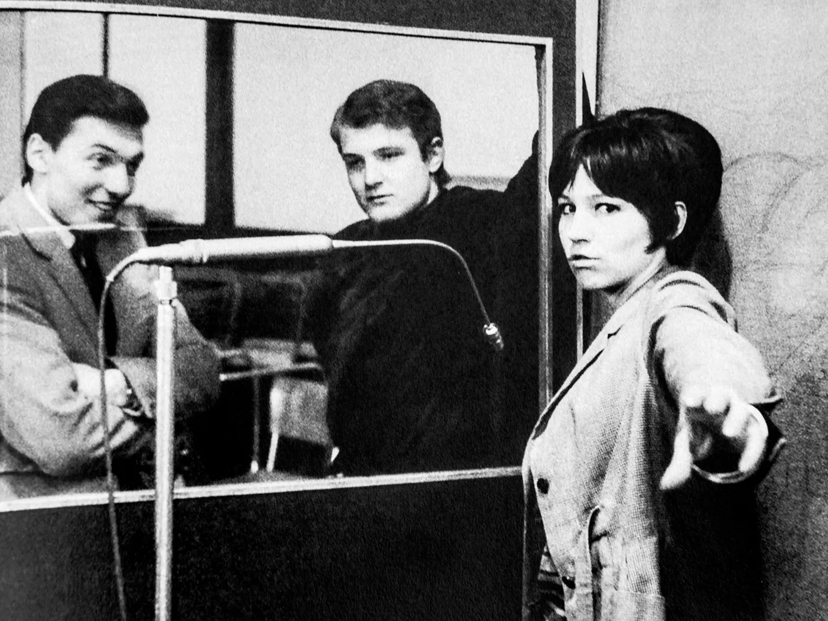 V nahrávacom štúdiu s MARTOU KUBIŠOVOU. Tá spieva pieseň Nepiš dál, ktorú jej KAREL a LADISLAV ŠTAIDL zložili v roku 1966.