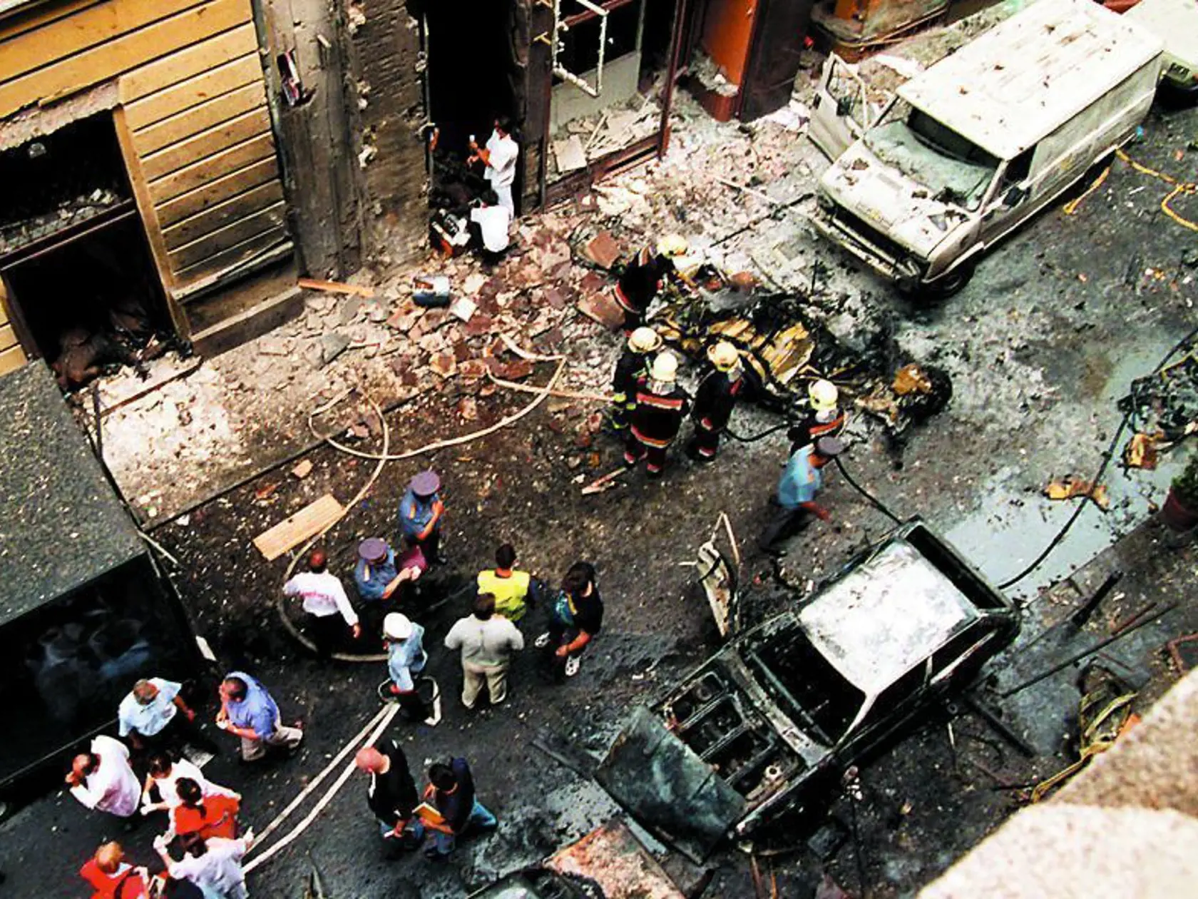 Jozefa Roháča poslal za mreže Mestský súd v Budapešti na doživotie za bombový útok v Budapešti v roku 1988. Zomreli pri ňom štyria ľudia. Do väzenia putoval aj za dve vraždy podnikateľov, ktoré mal vykonať tiež v hlavnom meste Maďarska.