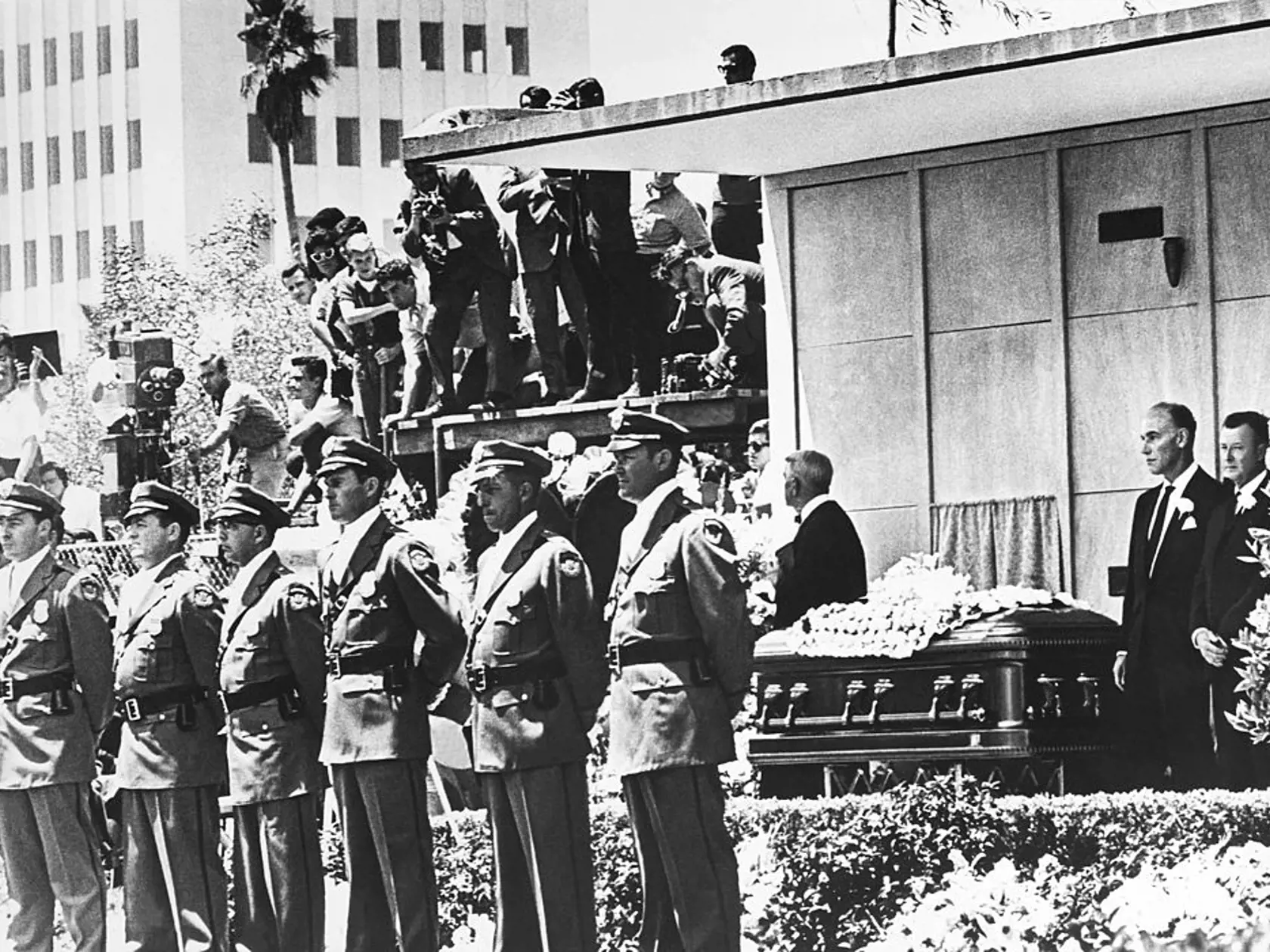 Pohreb Marilyn Monroe sa konal 14. augusta 1962.Zosnul herečka vraj naň peniaze nemala.