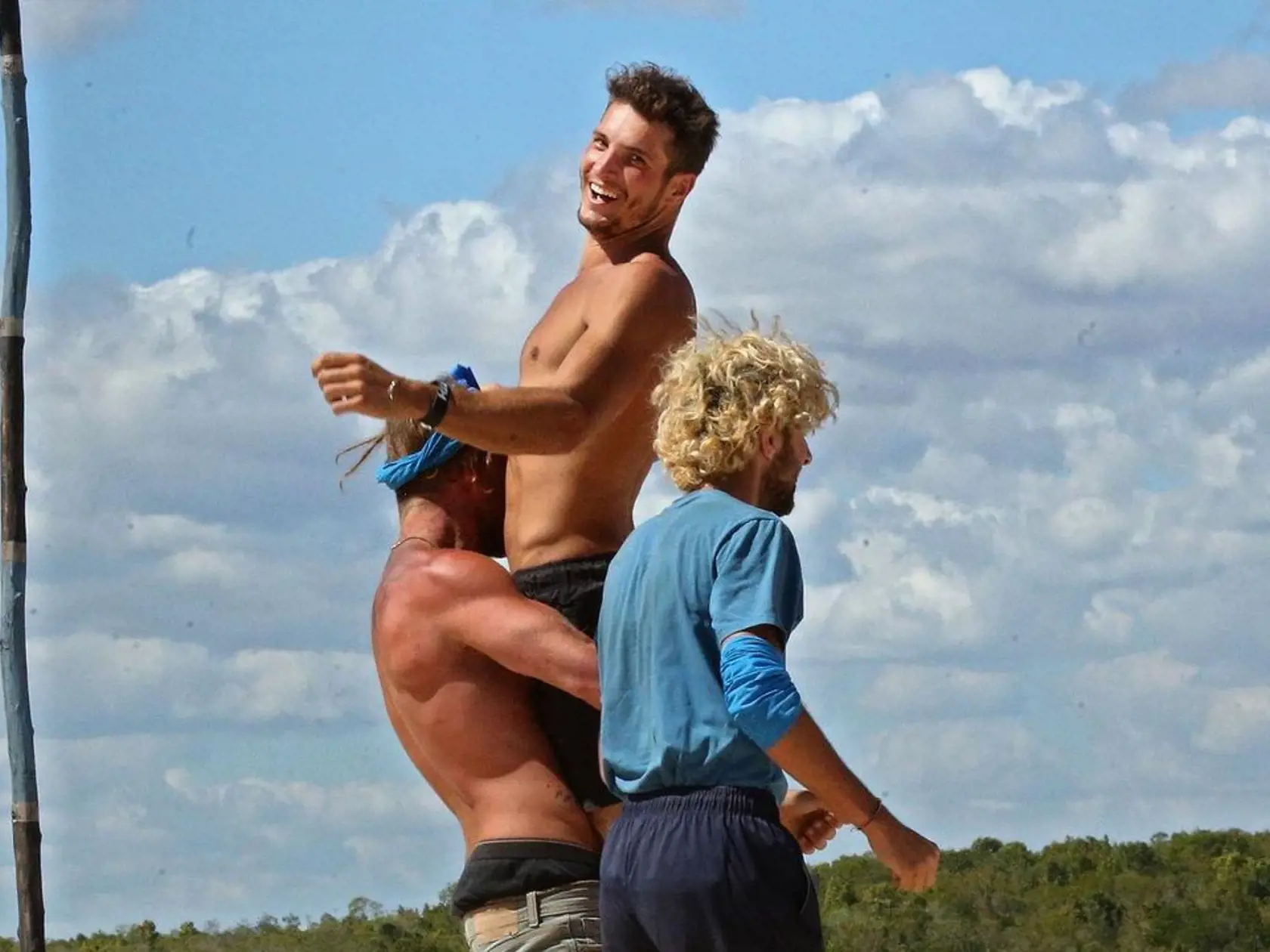 Zábava v šou Survivor.