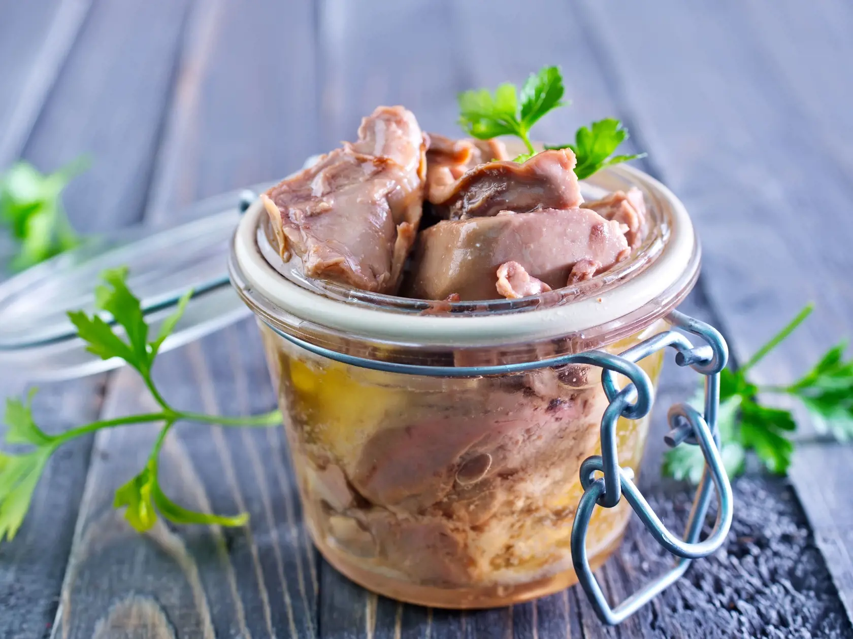 Výborným zdrojom vitamínu D je treščia pečeň.