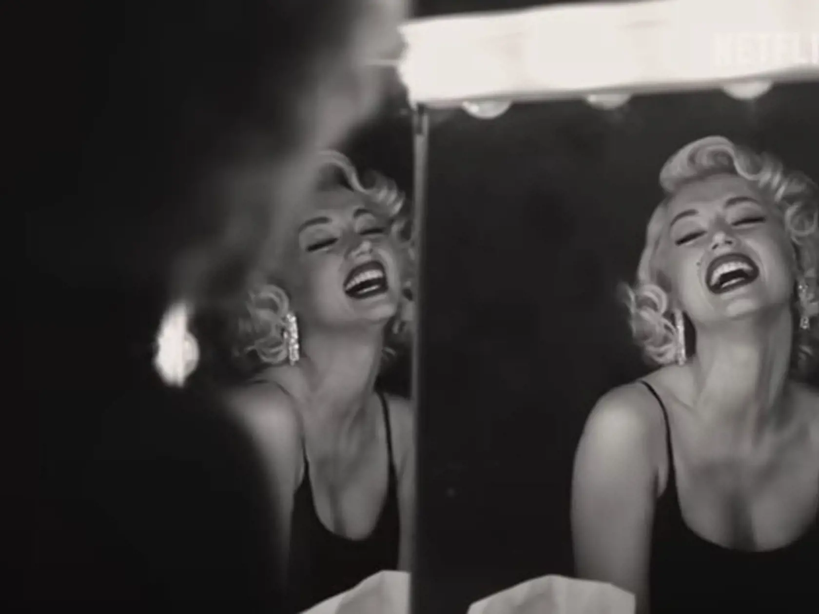 Prvý pohľad na herečku Anu de Armas, ktorá stvárnila hollywoodsku ikonu Marilyn Monroe v novom životopisnom filme Blonde od Netflixu.