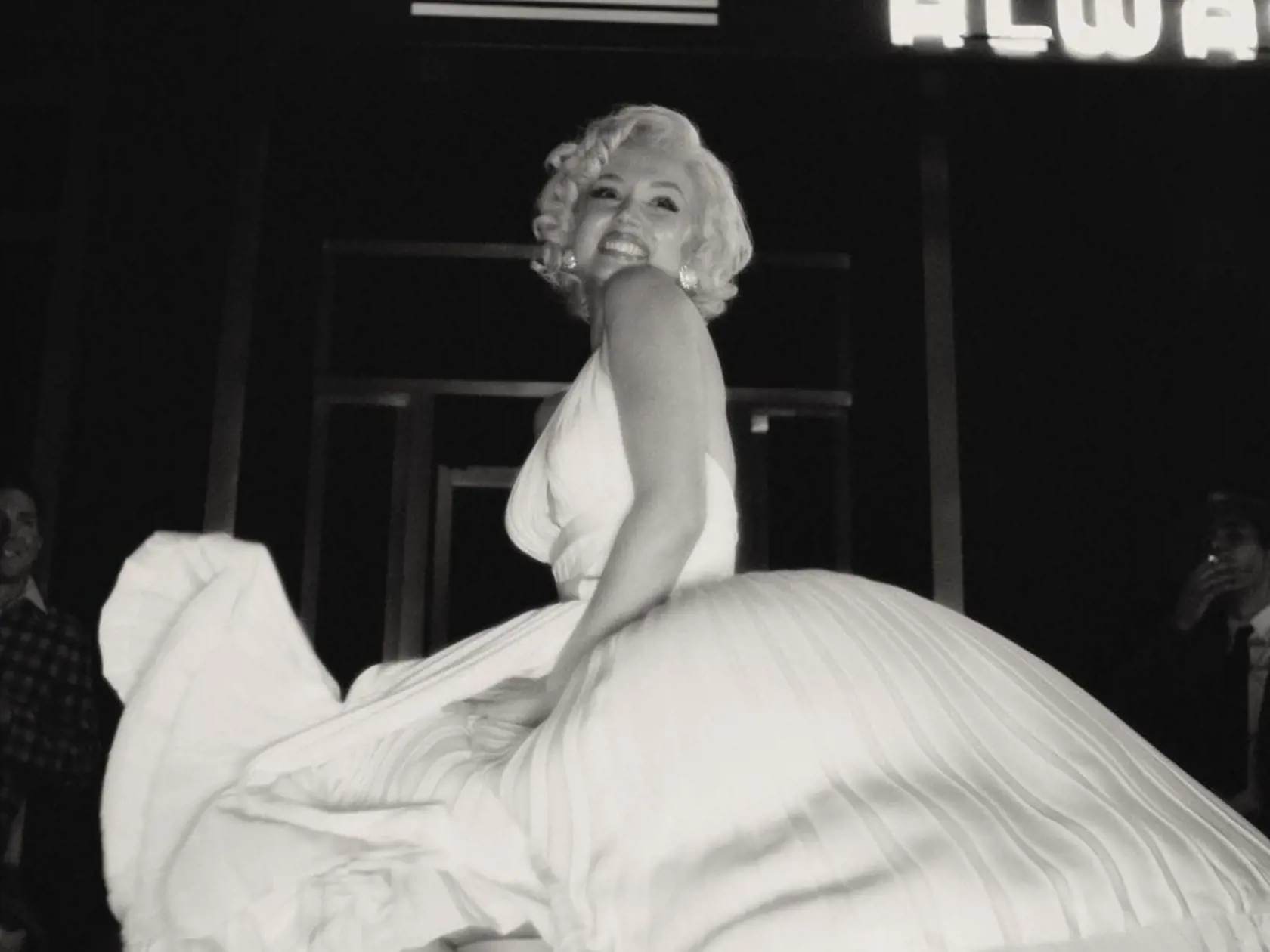 Prvý pohľad na herečku Anu de Armas, ktorá stvárnila hollywoodsku ikonu Marilyn Monroe v novom životopisnom filme Blonde od Netflixu.