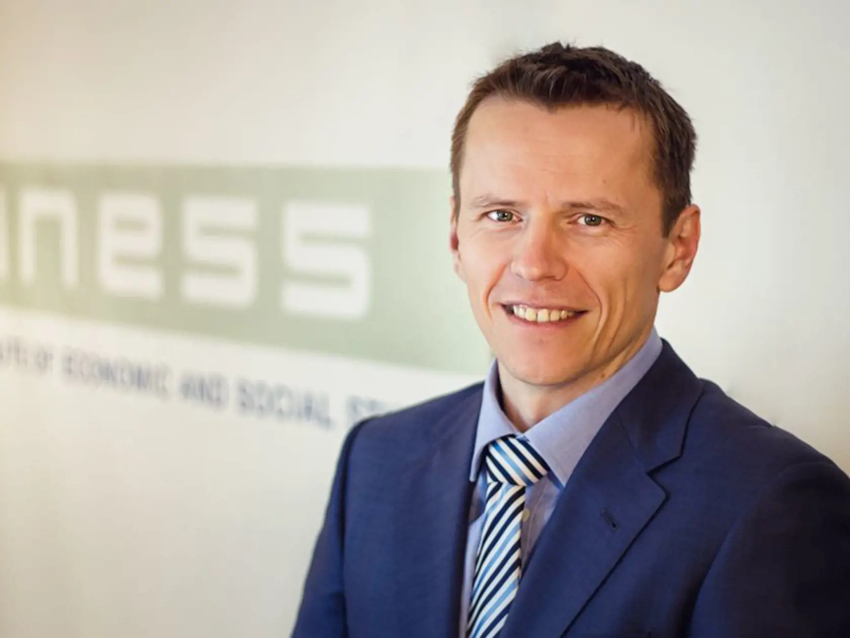 „Kto iný, než pán Ódor, ktorý je strojcom dlhovej brzdy, musí vedieť, že slovenské verejné financie sú v najrizikovejšom pásme? A Slovensko potrebuje omnoho nižší dlh, než v skutočnosti má,“ poznamenal na margo Ódorovej kritiky Radovan Ďurana, analytik inštitútu INESS.