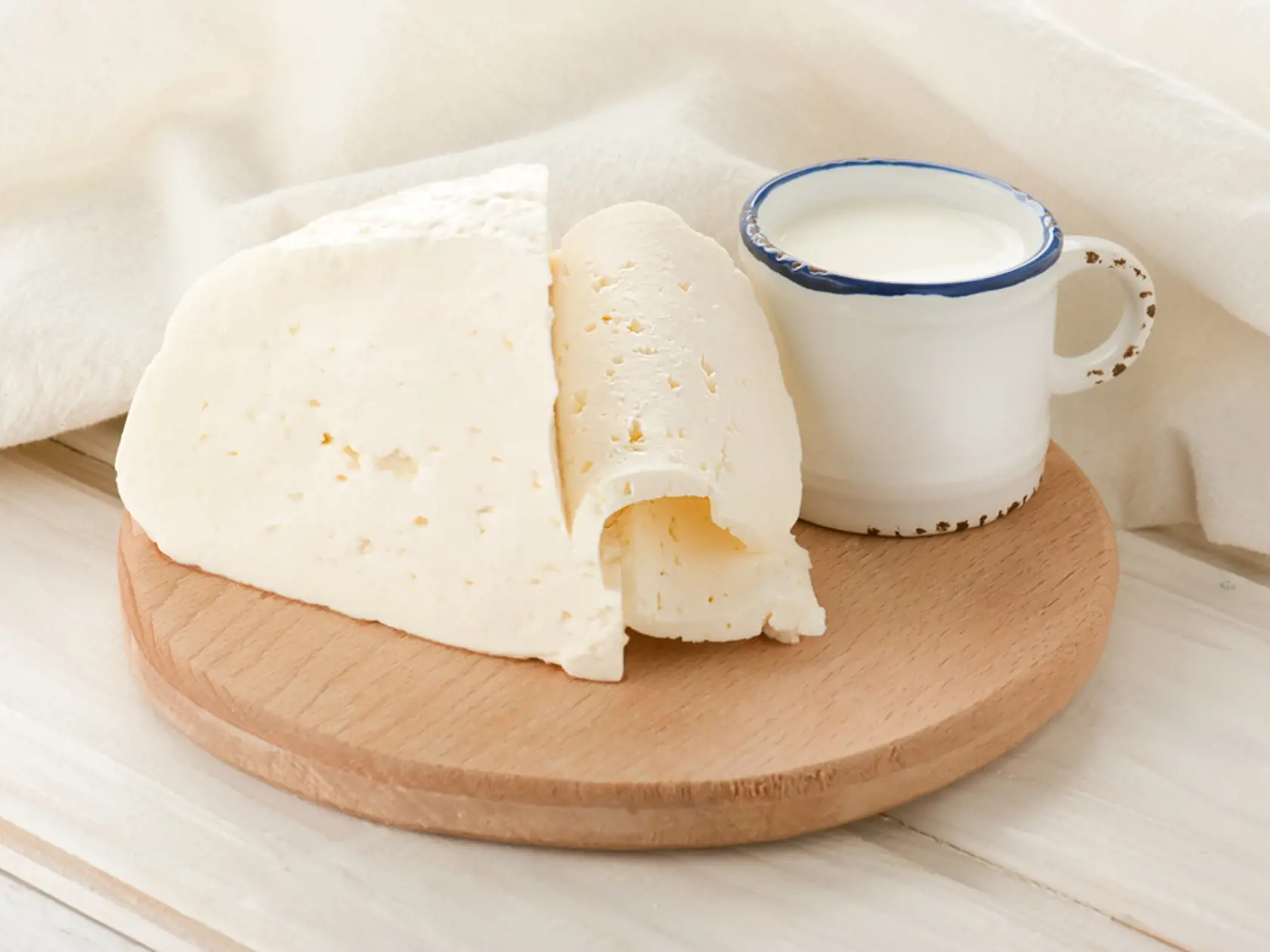 Breakfast,With,Milk,And,Soft,Sheep,Cheese,On,Old,Wooden