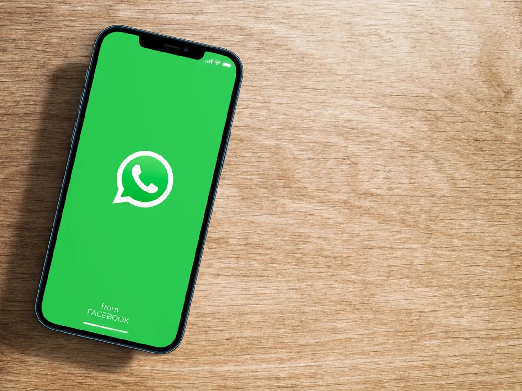 Podobne je na tom WhatsApp.