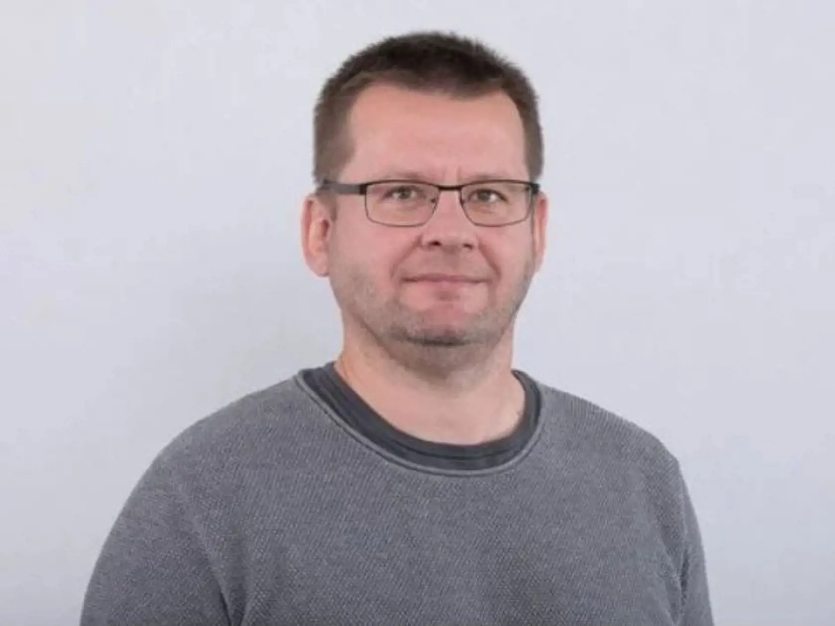 Novy riaditeľ sa stretol s odvolaným námestníkom.
