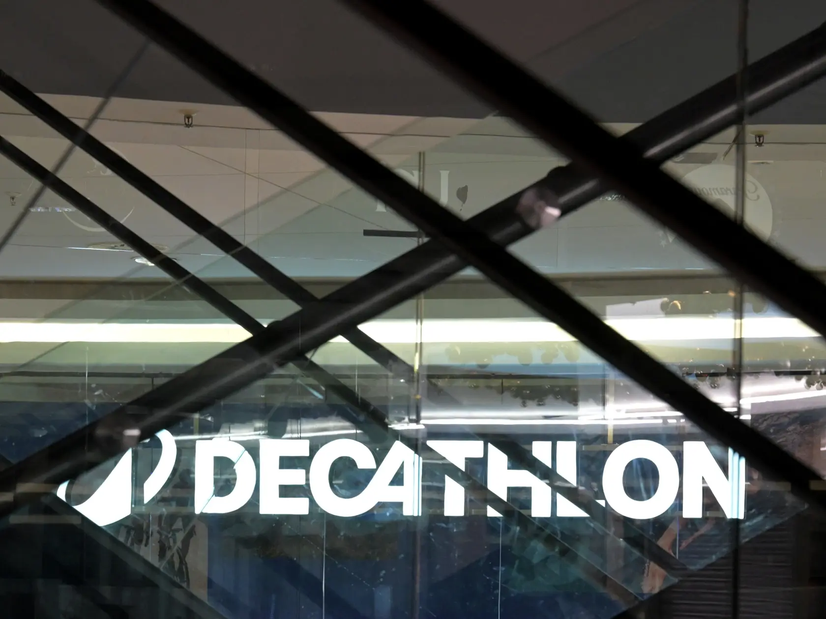 S ohľadom na ochranu spotrebiteľov spoločnosť Decathlon SK vyzýva spotrebiteľov, ktorí si zakúpili vyššie uvedený výrobok, aby ho okamžite prestali používať.