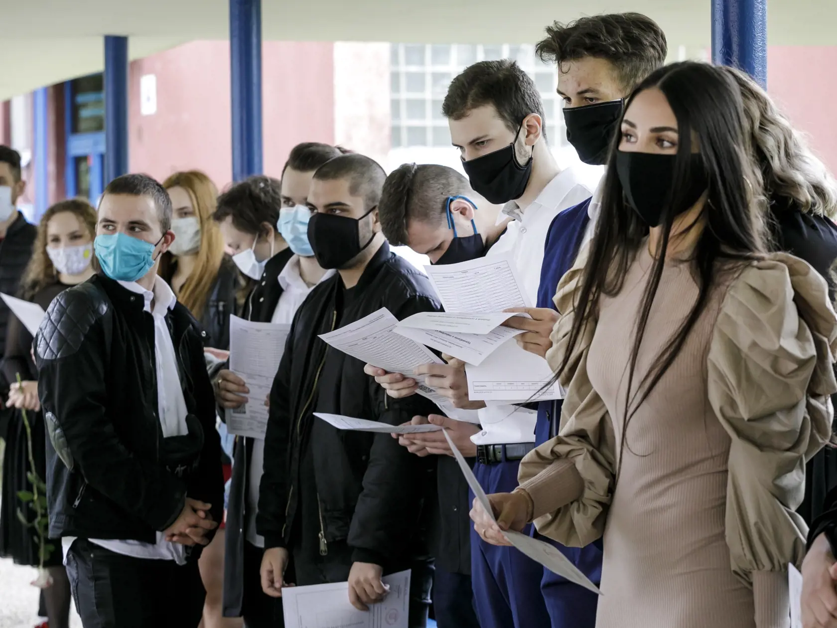 Minulý rok boli maturity kvôli pandémii koronavírusu zrušené, tento rok sa má konať iba písomná časť. Stredoškoláci sú však nespokojní.