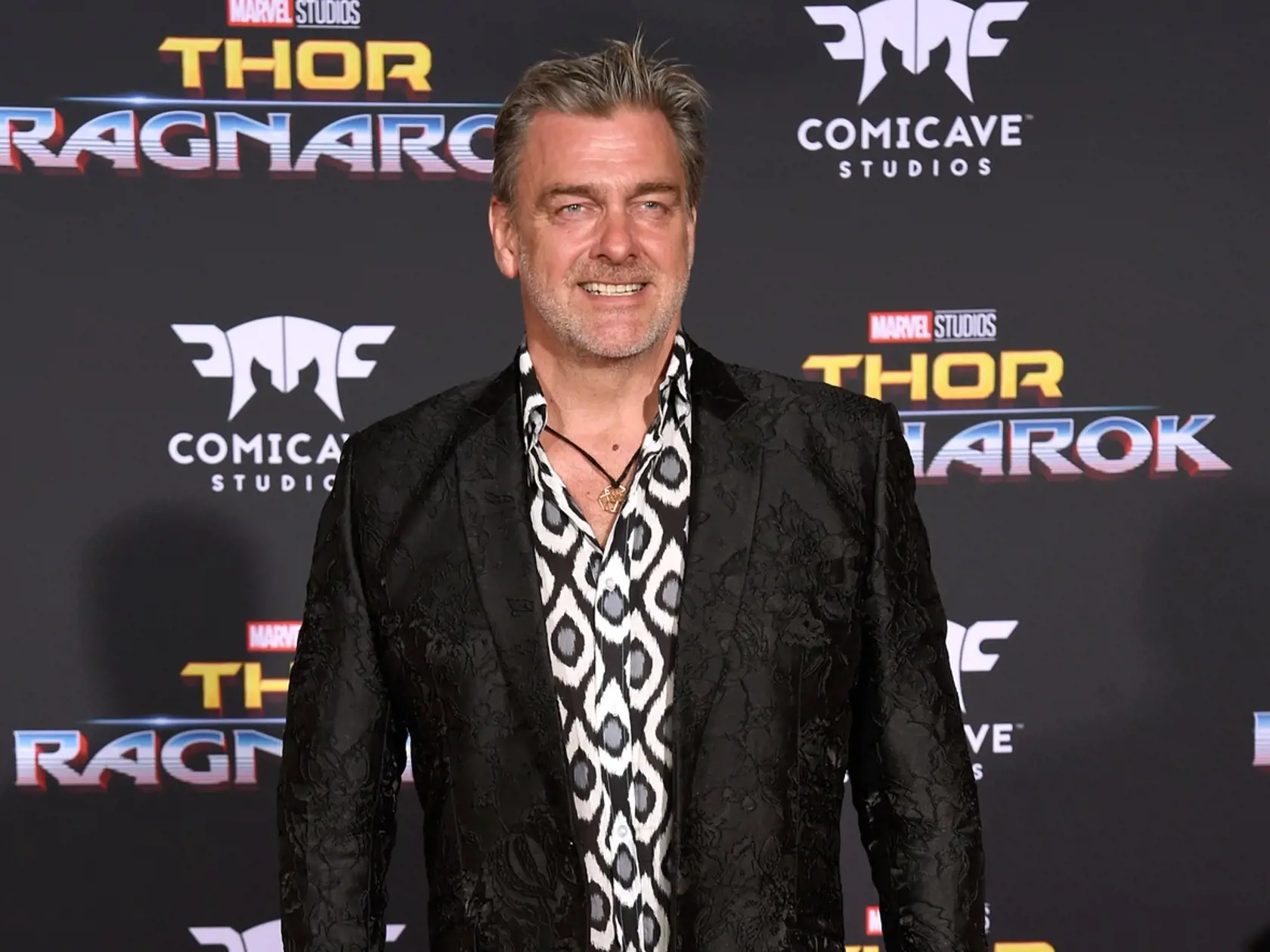 Vo veku 58 rokov zomrel obľúbený herec Ray Stevenson.