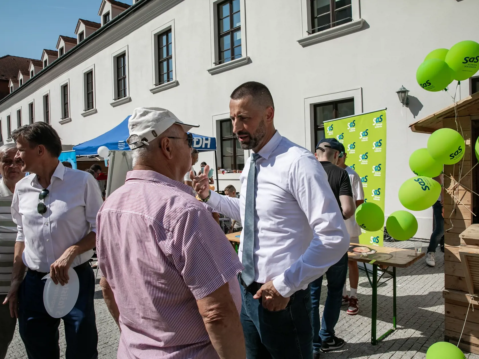 Deň otvorených dverí Národnej rady Slovenskej republiky pri príležitosti 30. plenárneho zhromaždenia. Na snímke je Marián Viskupič.