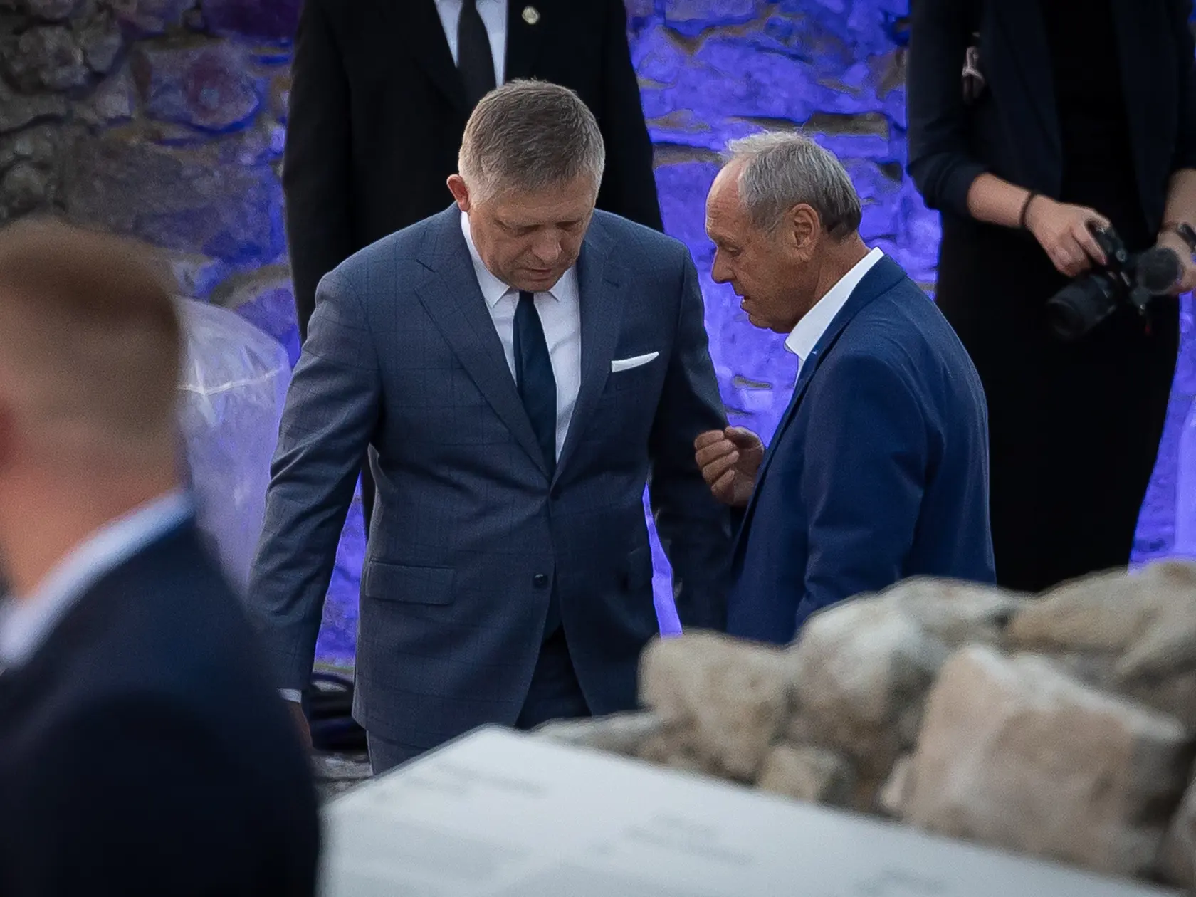 Na sviatok svätého Cyrila a Metoda sa na hrade Devín v Bratislave konali tradičné cyrilo-metodské oslavy. Pre návštevníkov bol počas celého dňa pripravený kultúrno-spoločenský program a viacero atrakcií. Večerný program bol vyhradený pre predstaviteľov štátu a pozvaných hostí. Na snímke je Robert Fico.