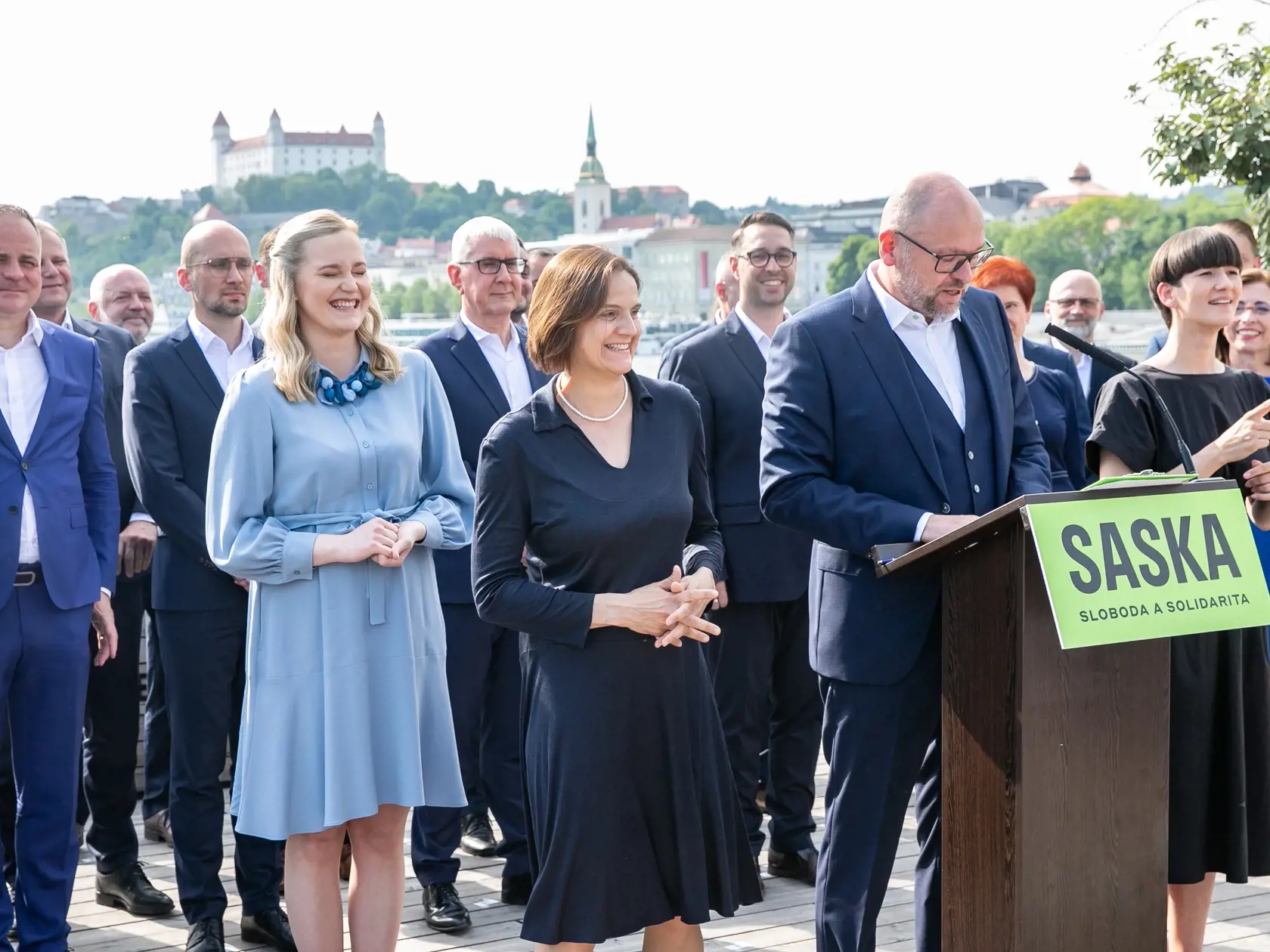Predstavenie kandidatky strany Sloboda a Solidarita. Téma: Stretnutie našich TOP 30 kandidátov. Na snímke je Richard Sulík, Mária Kolíková a vedľa nej Vladimíra Marcinková.