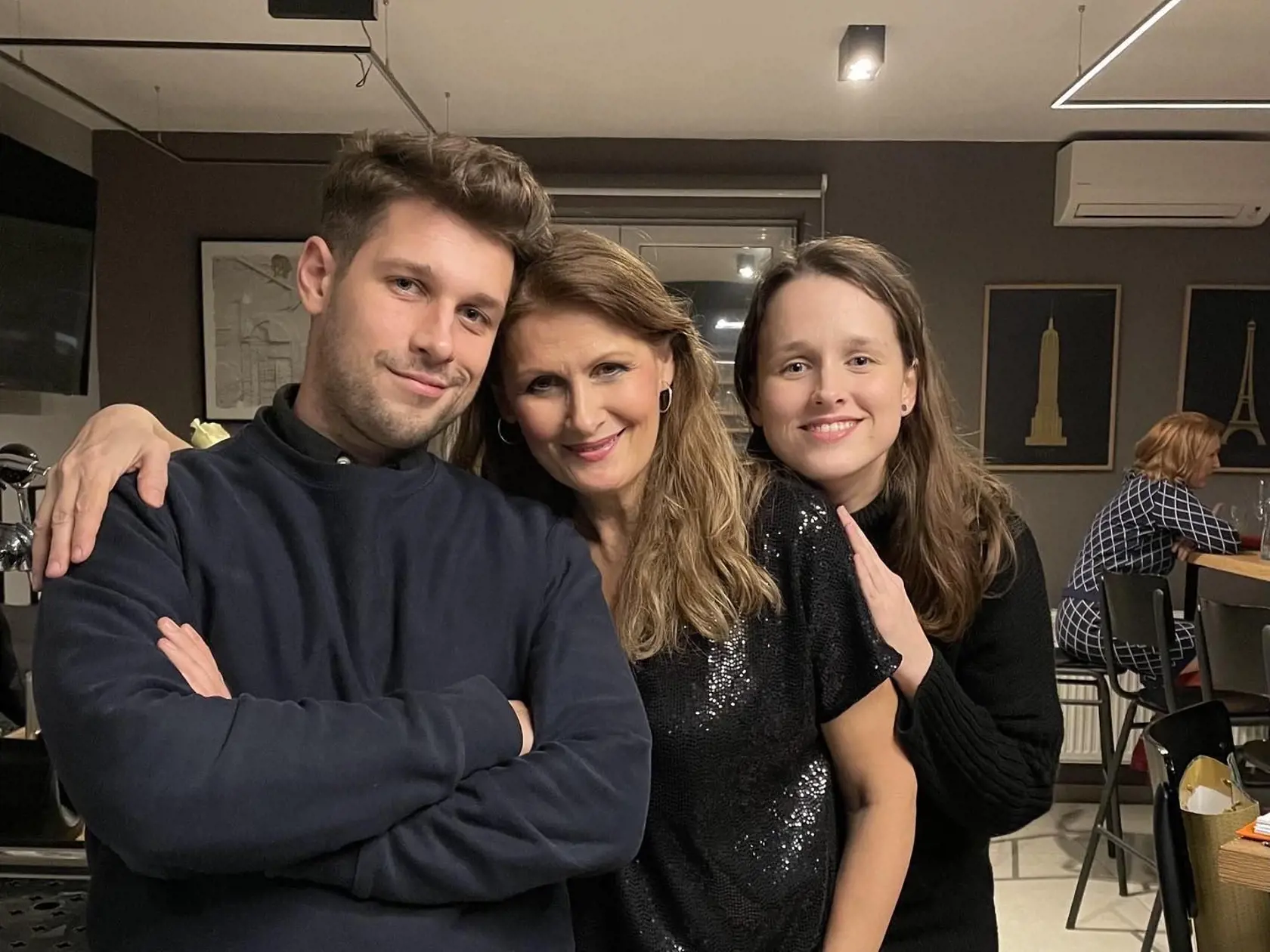 Katka Brychtová so synom a dcérou.