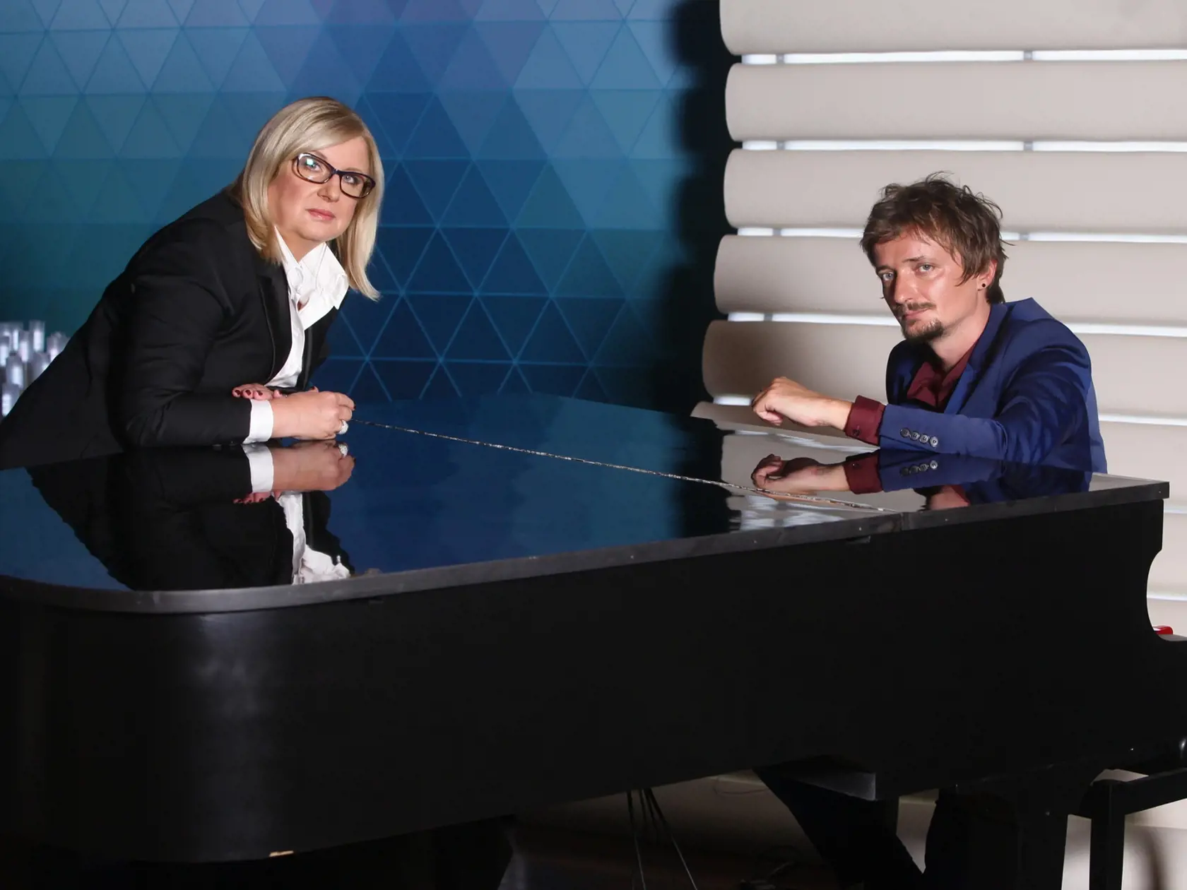RTVS - Zlaté časy vždy boli, sú a budú! V zábavnej show cestujeme v čase prostredníctvom televízneho archívu ale aj v rozhovoroch s hosťami relácie.
60-ročný archív RTVS je bohatým zdrojom našej pamäte (takto sme tu žili), ale aj toho, ako sme sa za toto obdobie zabávali. Cyklus prináša retro atmosféru s presahom do súčasnosti. 
