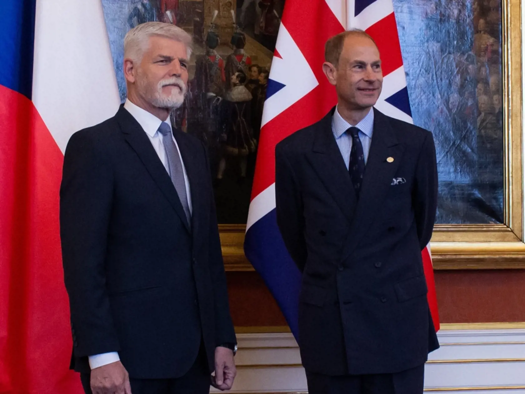 Na snímke britský princ Edward (vpravo) a český prezident Petr Pavel počas prijatia na Pražskom hrade. Praha, 24. mája 2023. FOTO TASR - Barbora Vizváryová