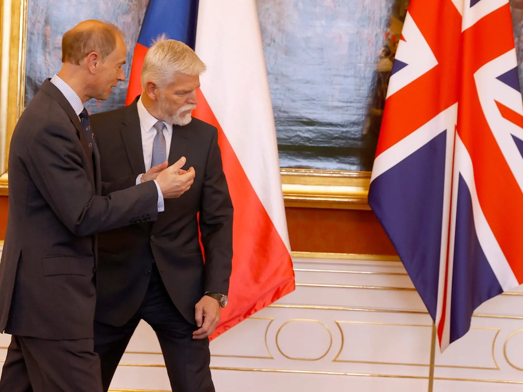 Návšteva princa Edwarda na českom hrade.