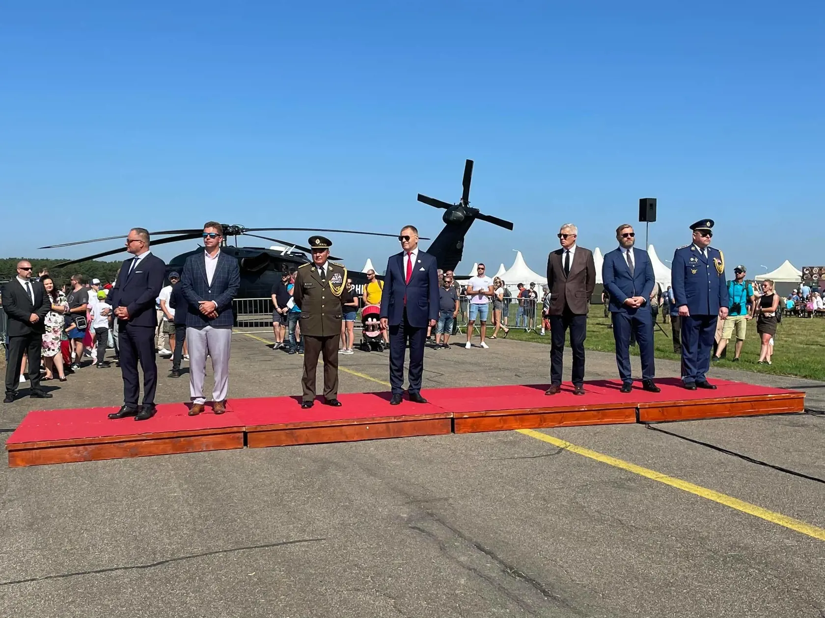 Na veľkolepom otvorení podujatia sa zúčastnili aj Juraj Droba, Boris Kollár a Jaroslav Naď.