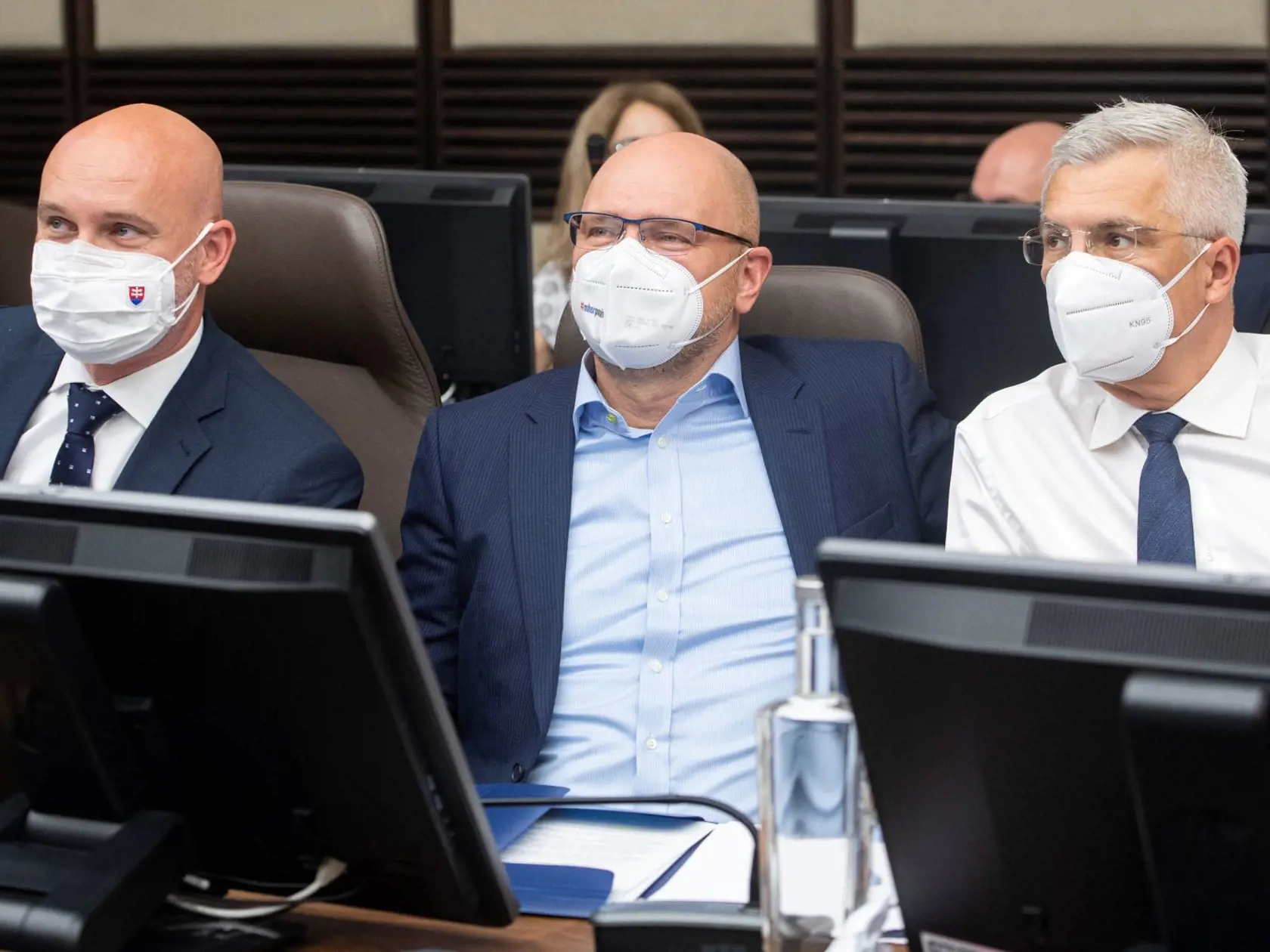 Na snímke zľava minister školstva, vedy, výskumu a športu Branislav Gröhling (SaS), podpredseda vlády a minister hospodárstva SR Richard Sulík (SaS) a minister zahraničných vecí a európskych záležitostí SR Ivan Korčok