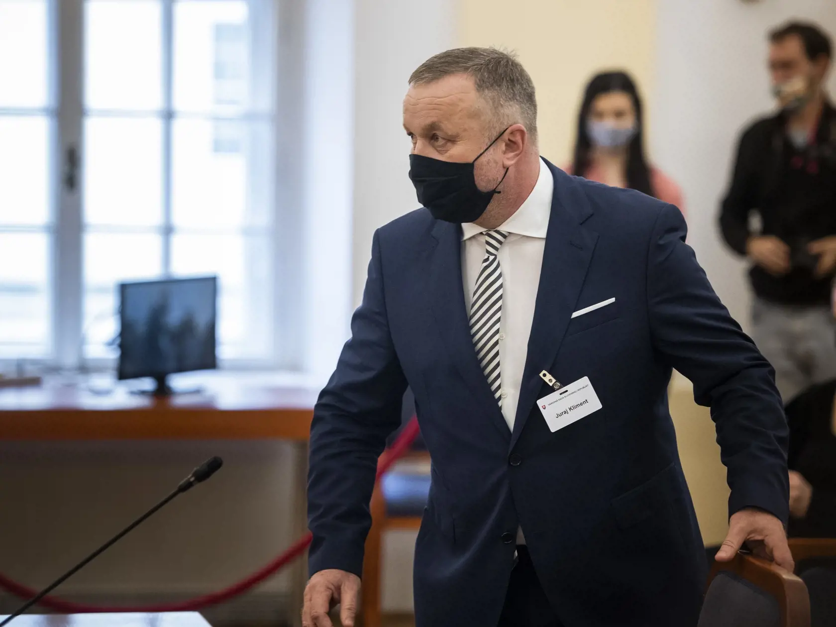 Na snímke kandidát na generálneho prokurátora Juraj Kliment prichádza na schôdzu Ústavnoprávneho výboru NR SR, ktorý vypočúva kandidátov na generálneho prokurátora SR v Bratislave 20. novembra 2020. FOTO TASR - Jaroslav Novák