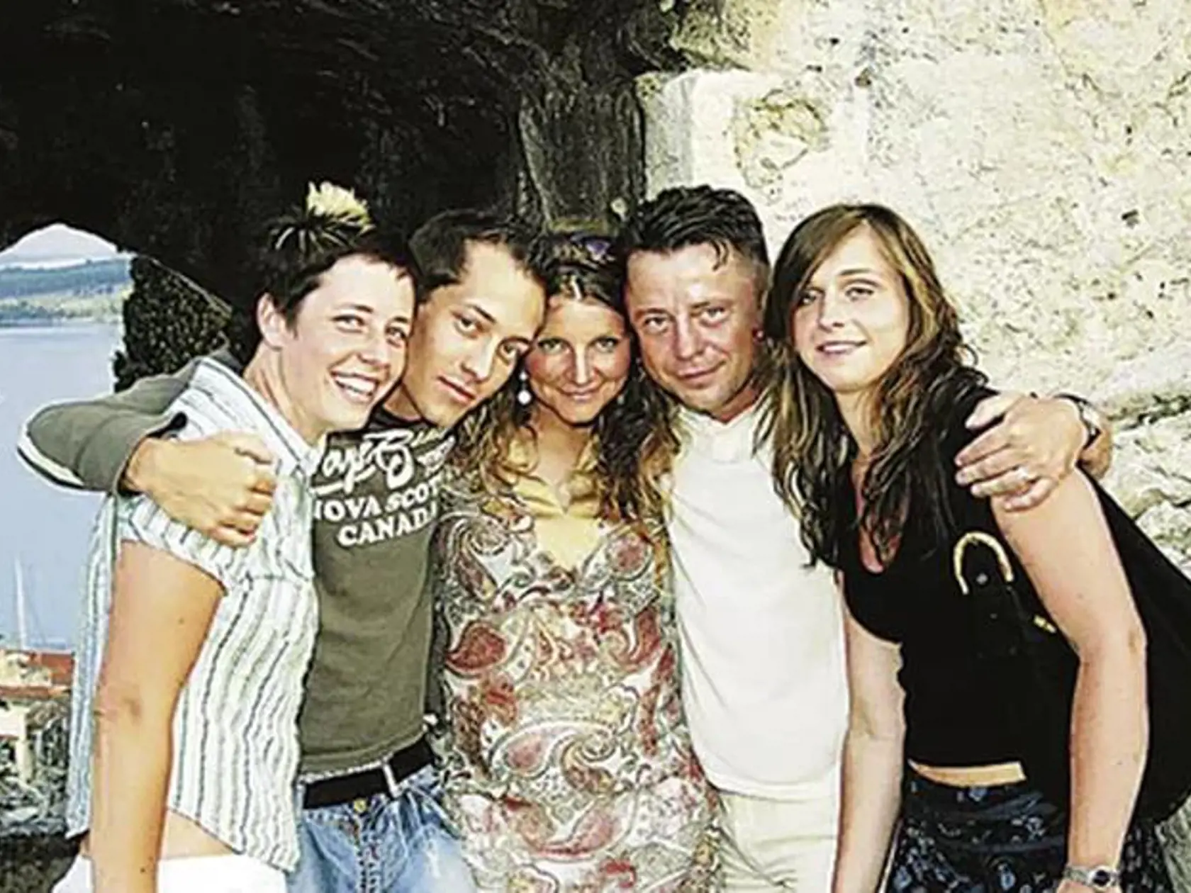 Petr Muk so staršími dcérami Michaelou a Šárkou.
