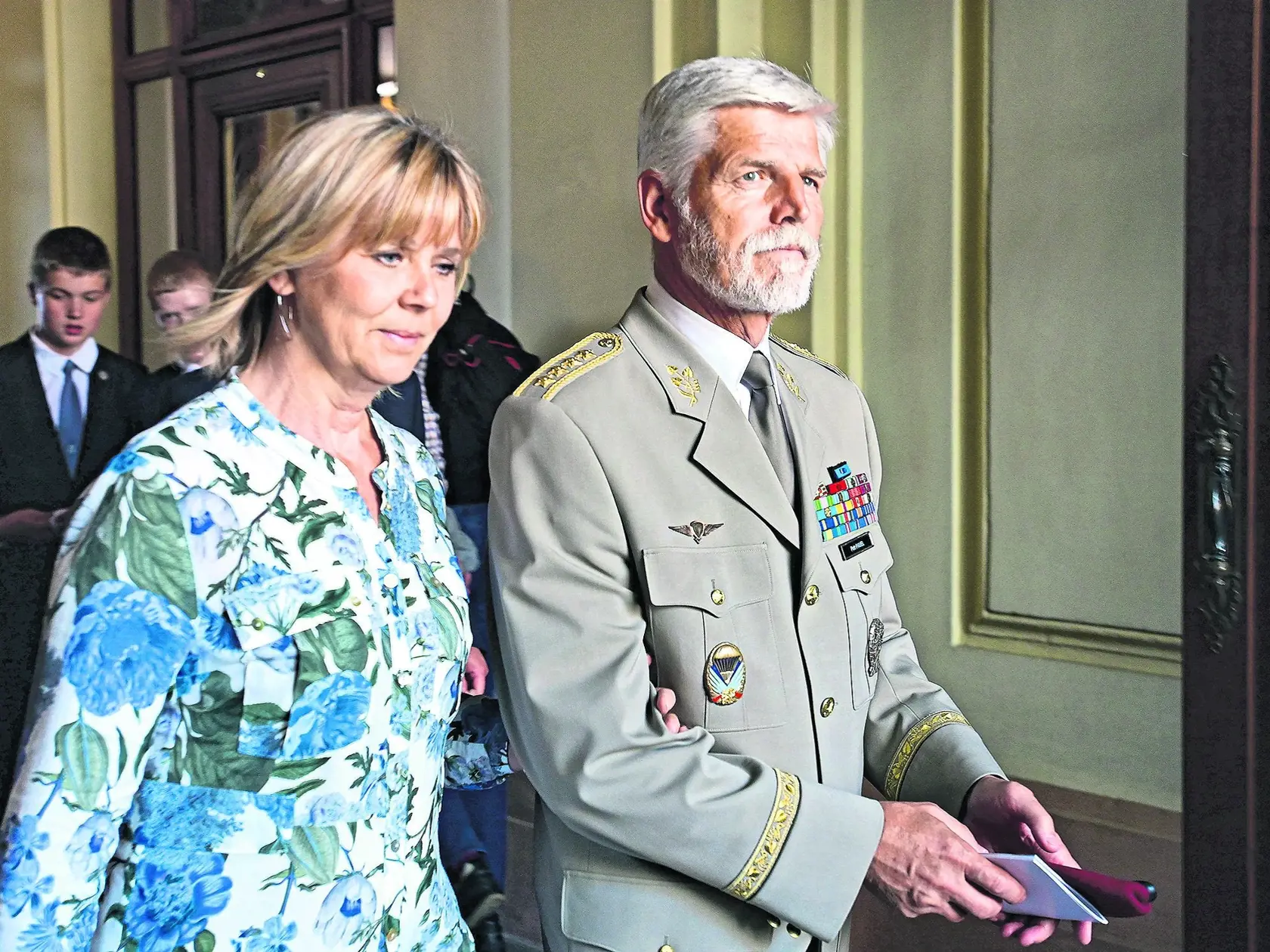 Eva Pavlová (58) je síce prvou dámou Česka len niekoľko mesiacov, osvojila si však šatník, ktorý zodpovedá skúsenej dáme, ktorá vie, ako sa obliecť. Podľa zahraničných médií pri obliekaní berie veľký dôraz na farby, chce tým niečo svetu odkázať?