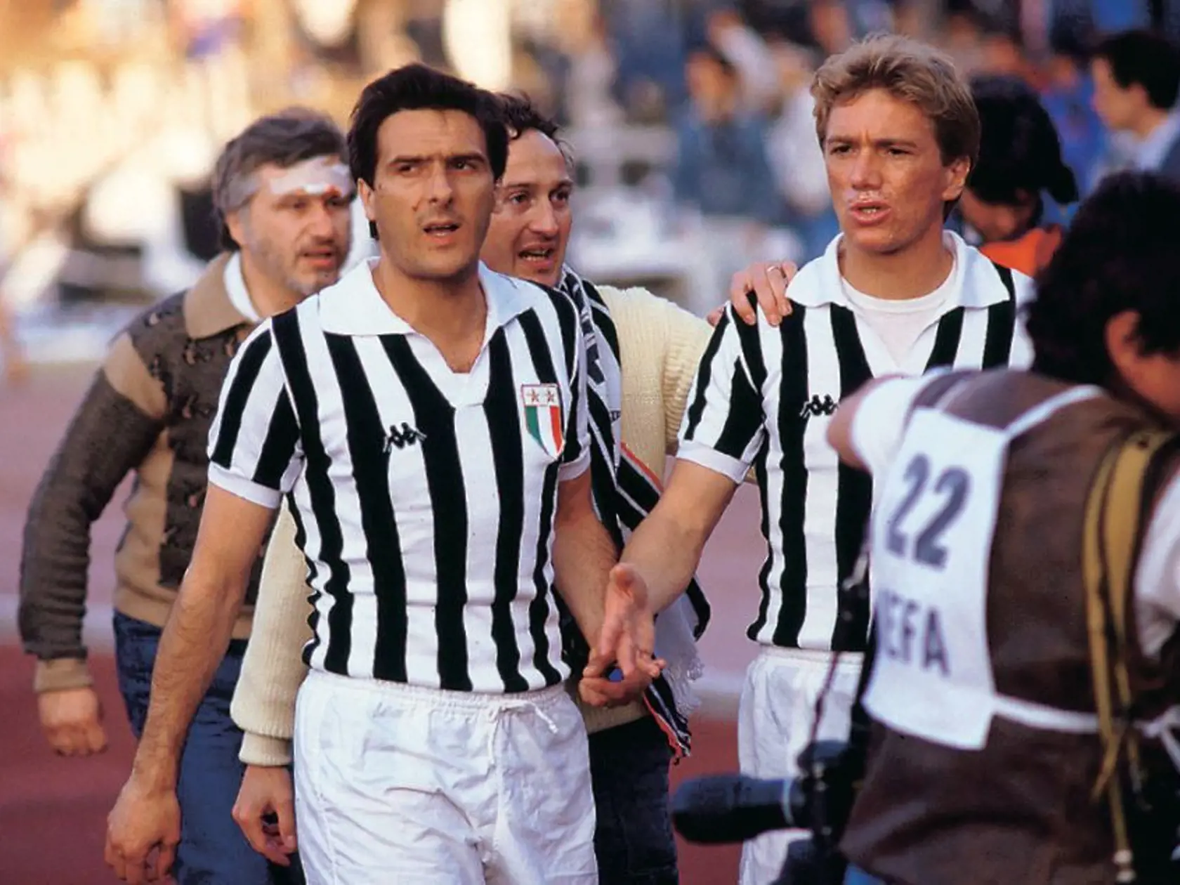 Kapitán Juventusu GAETANO SCIREA sa snažil pred
