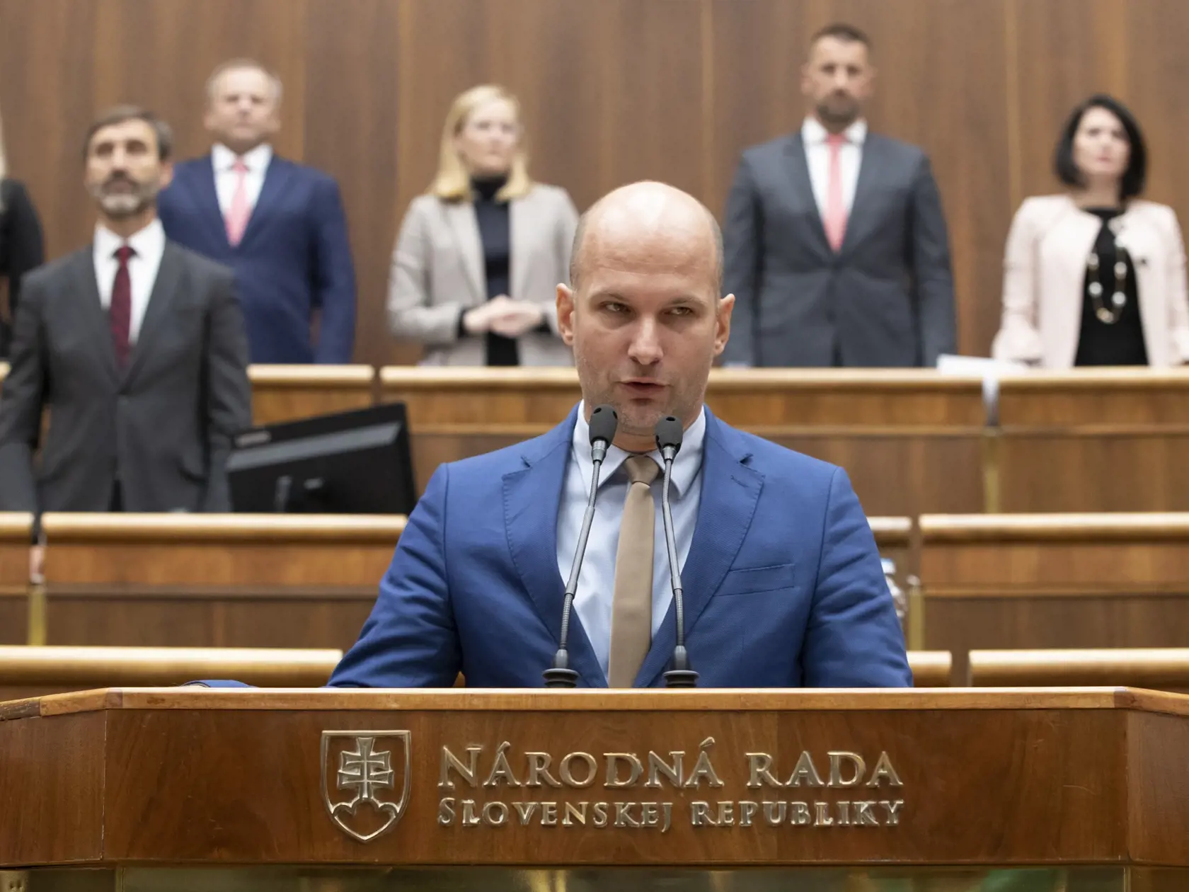 "V hnutí NOVA nezabúdame na to, že pred voľbami v roku 2020 to vôbec také samozrejmé nebolo. Práve návrat mafiánskych praktík bude v stávke v predčasných voľbách v roku 2023," povedal.