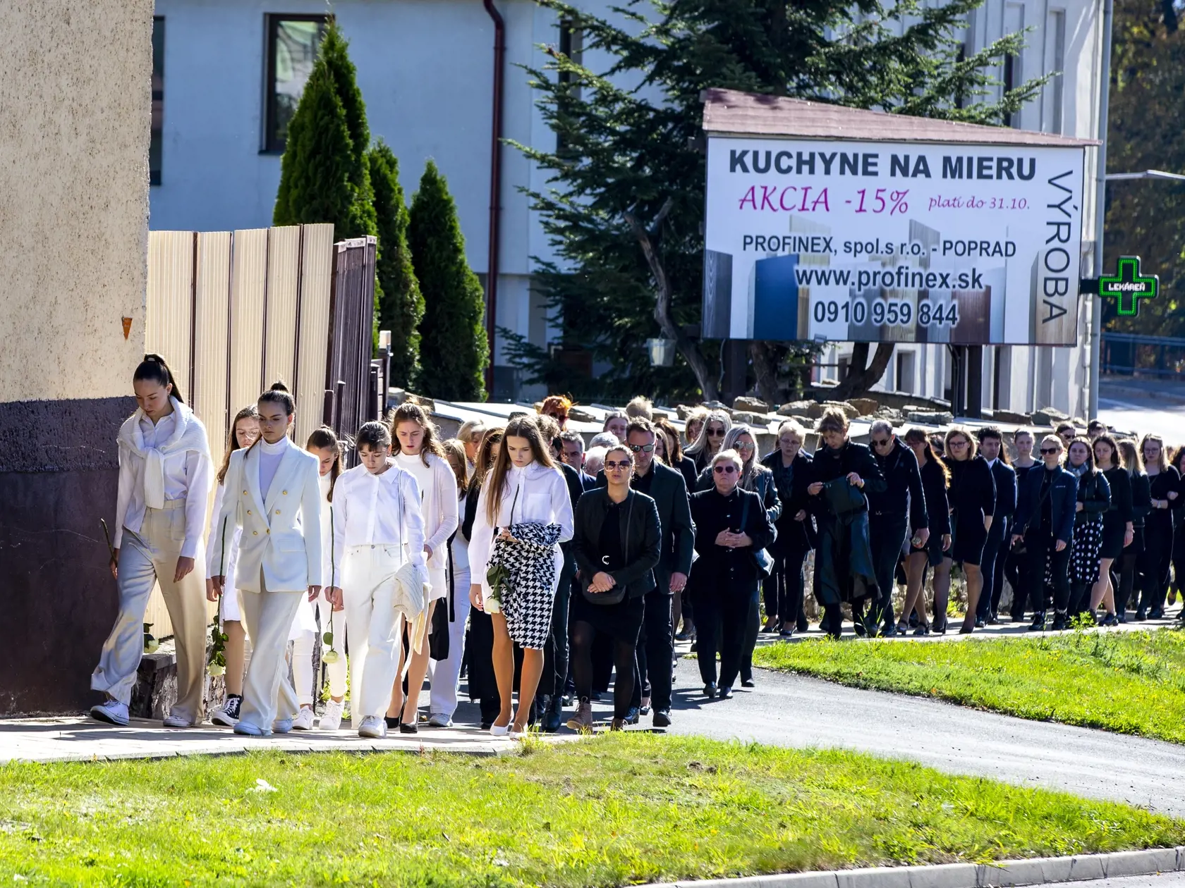 V Poprade sa konala posledná rozlúčka s Broňou Božoňovou, ktorá prišla o svoj život pri tragickej nehode na Zochovej ulici v Bratislave.