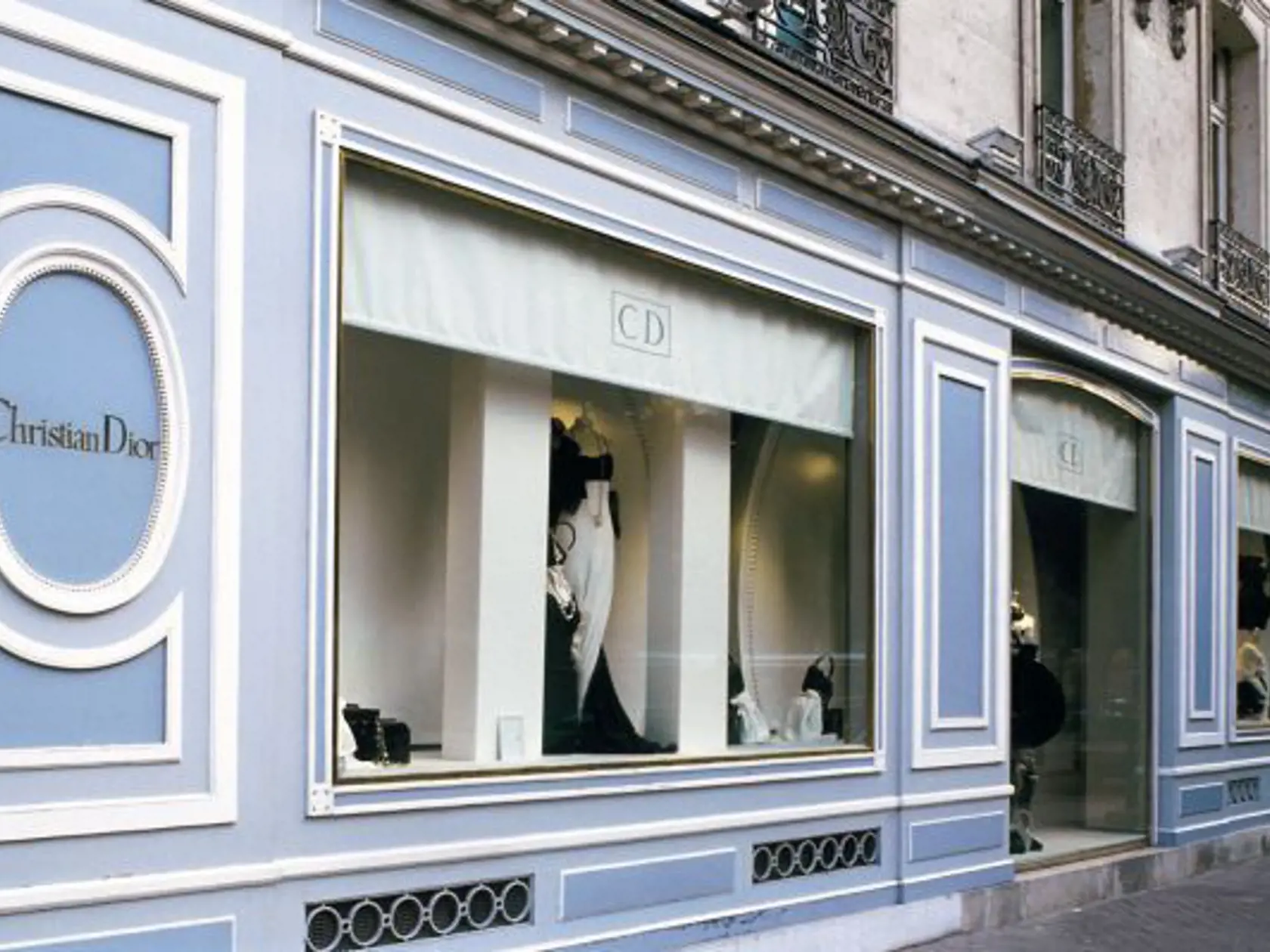Butiky módneho domu Dior neprehliadnete v žiadnom