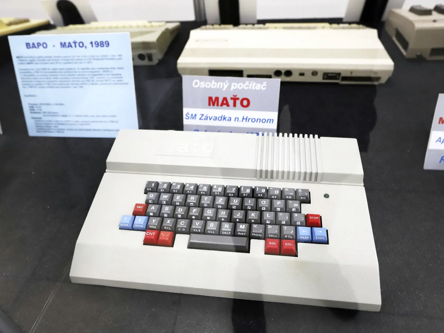 Osobný počítač MAŤO (Rok: 1989 - Tento kúsok vyrábali v Závadke nad Hronom.)