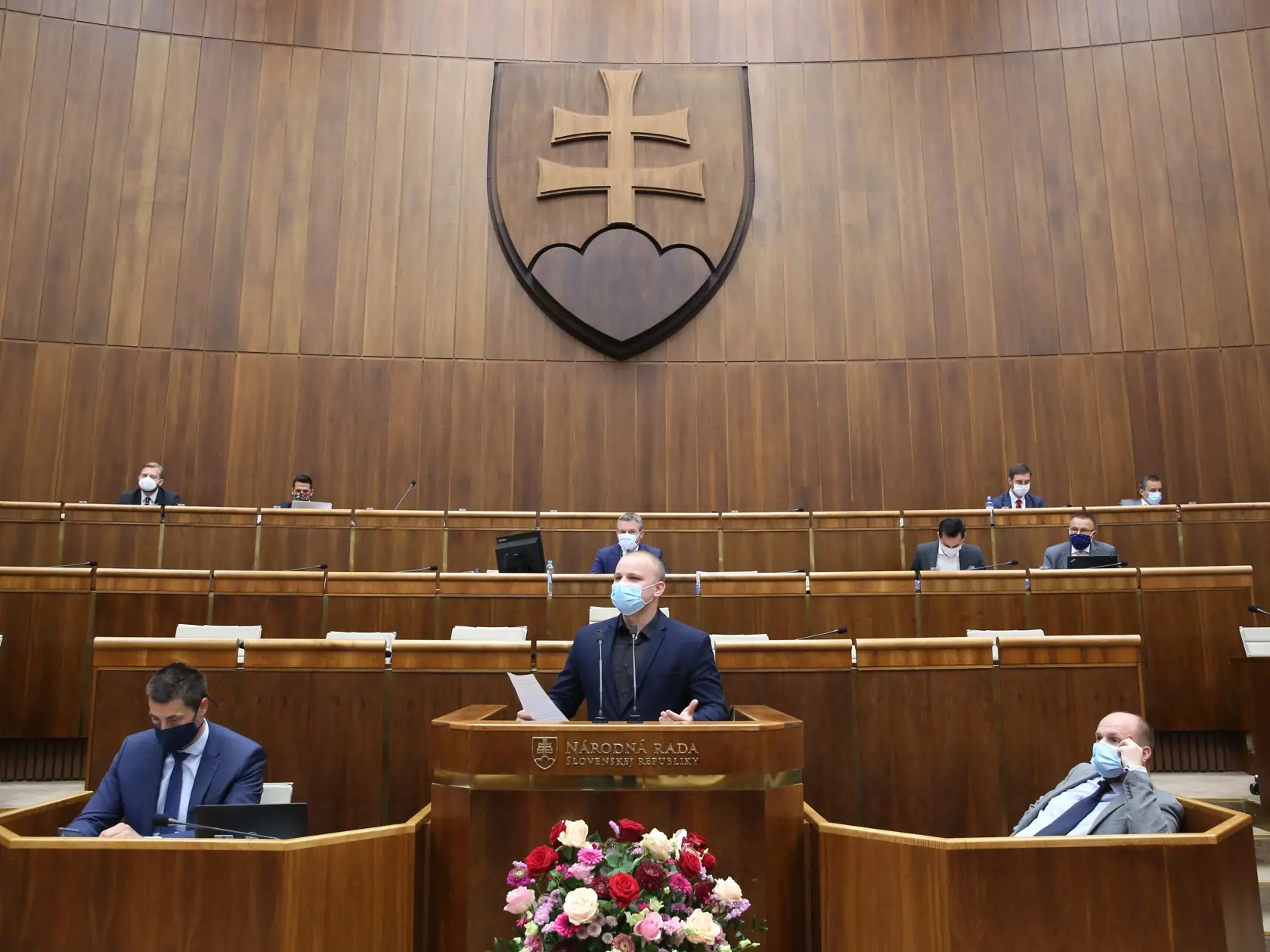parlamentna schodza 24.4.2020