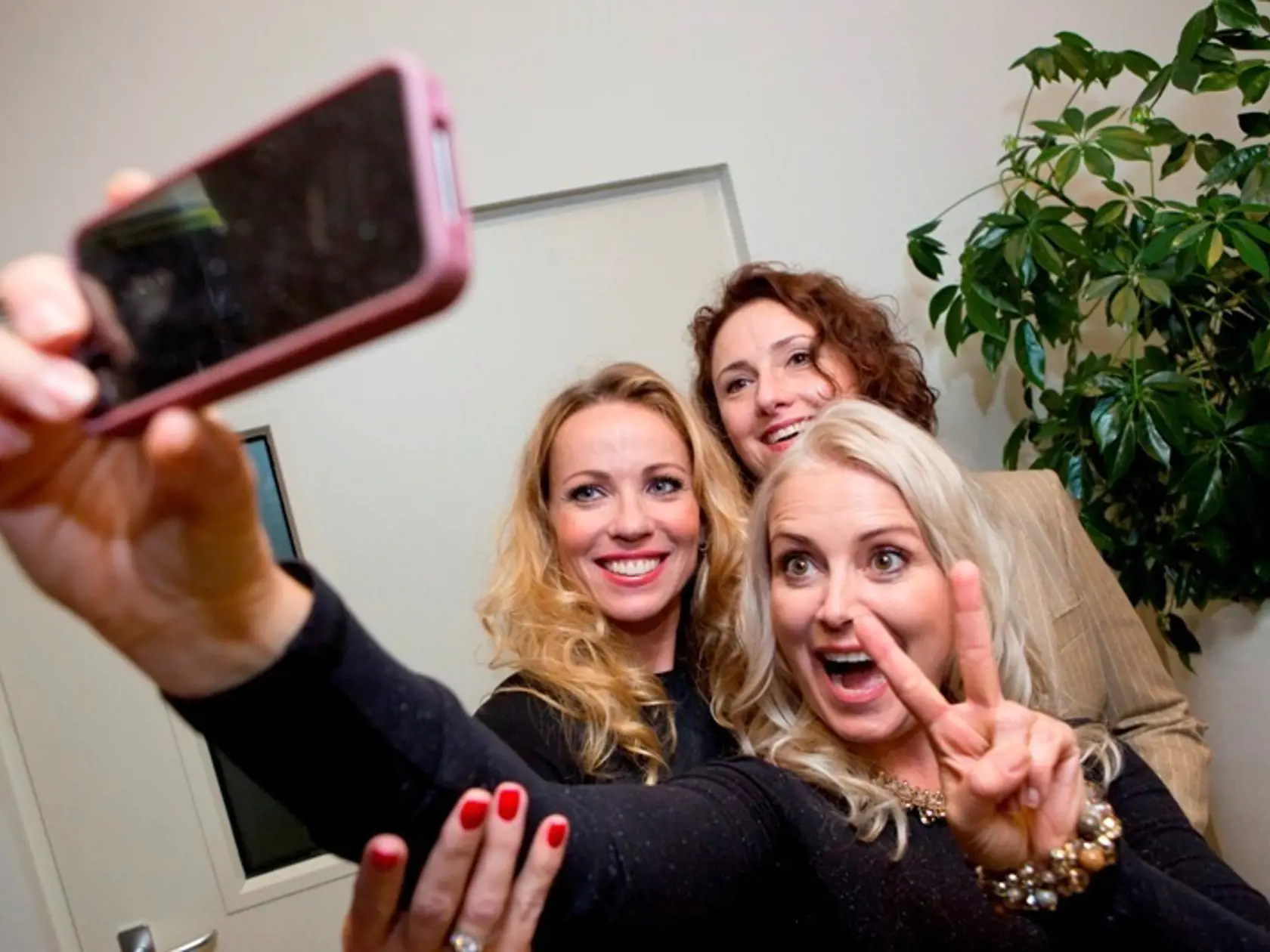 Kočeny: Kolegyne Mórová, Mauréry a Vačková si urobili spoločnú selfie.