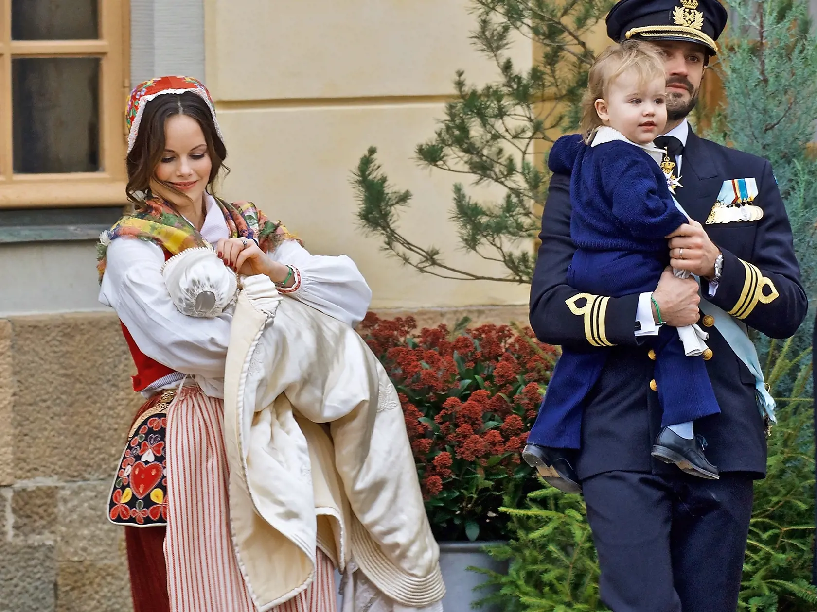 Kráľovo nariadenie sa týka Gabriela a Alexandra – synov princa Carla Philipa. O kráľovský titul prídu, o status členov kráľovskej rodiny nie. Budú z nich vojvodovia.