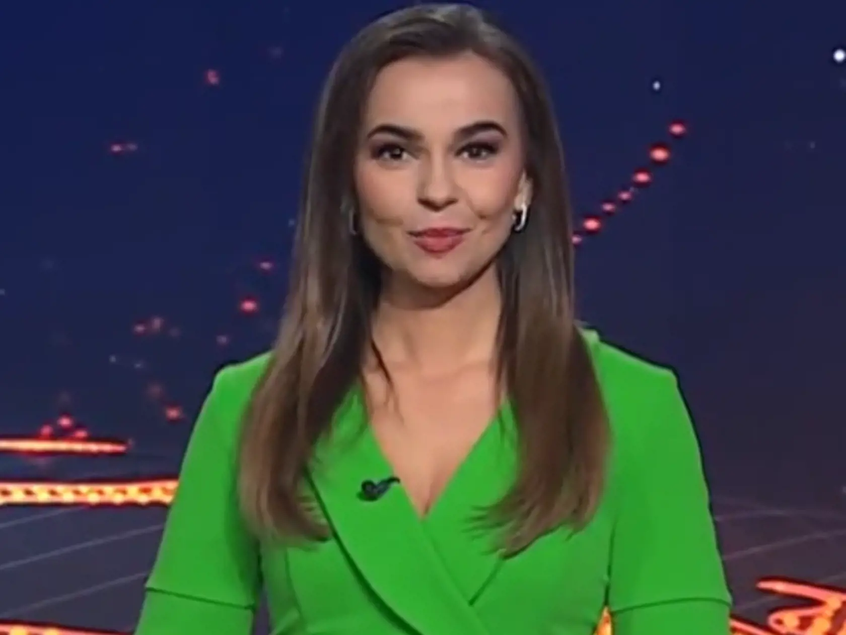 Popri lietaní stále moderuje Televízne noviny.