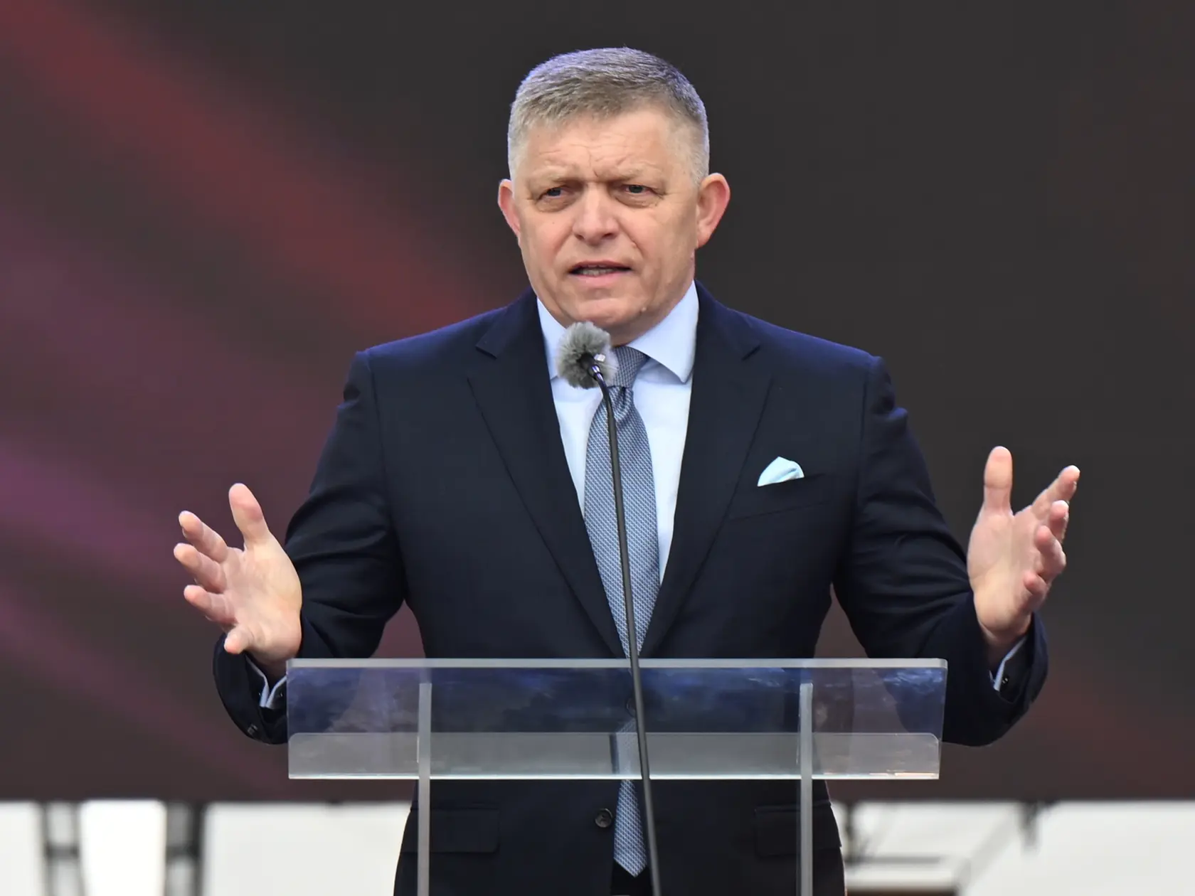 Na snímke predseda vlády SR Robert Fico (Smer-SD) sa prihovára počas celoslovenských osláv 80. výročia víťazstva nad fašizmom v Piešťanoch 8. mája 2025. FOTO TASR - Martin Baumann
