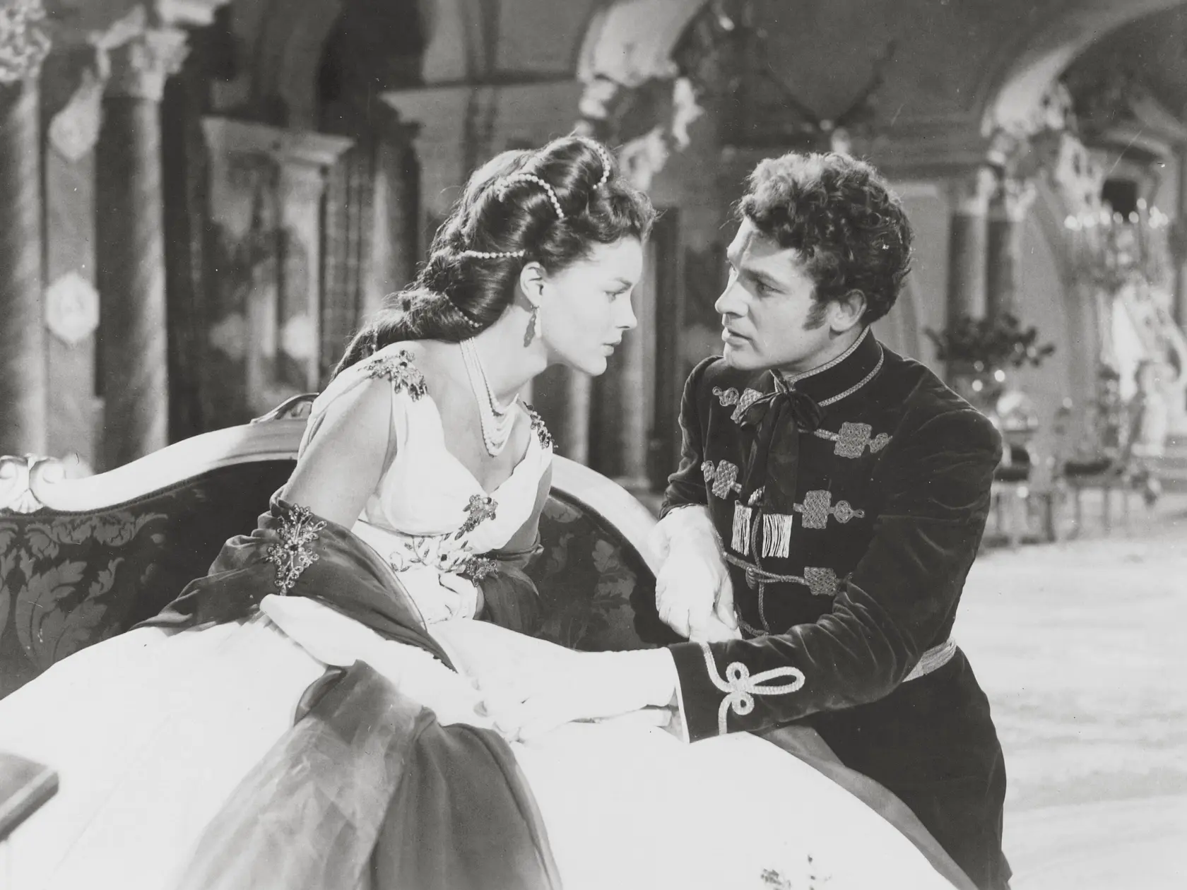 Romy a Karl Heinz Boehm vo filme Sissi