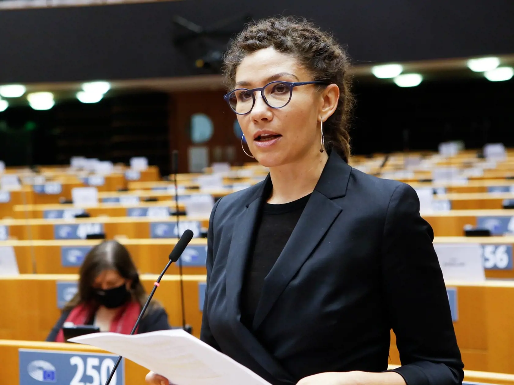 Lucia Ďuriš Nicholsonová: 75 poslancov NR SR má problém s vlastnou vnútornou integritou - prisahali na Ústavu a pritom dokázali podporiť Záborskej zákon. Toto je veľká rozpoltenosť v zásadných postojoch.