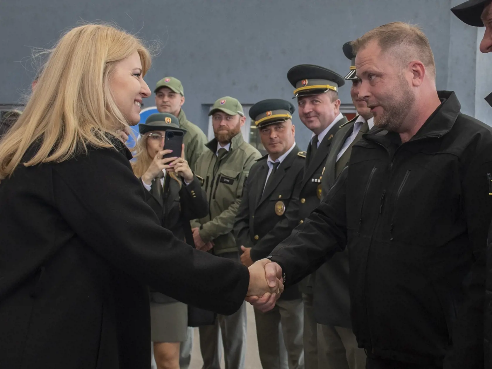 Na snímke vpravo prezident Finančnej správy SR Jiří Žežulka. Vyšné Nemecké, 30. apríla 2023.