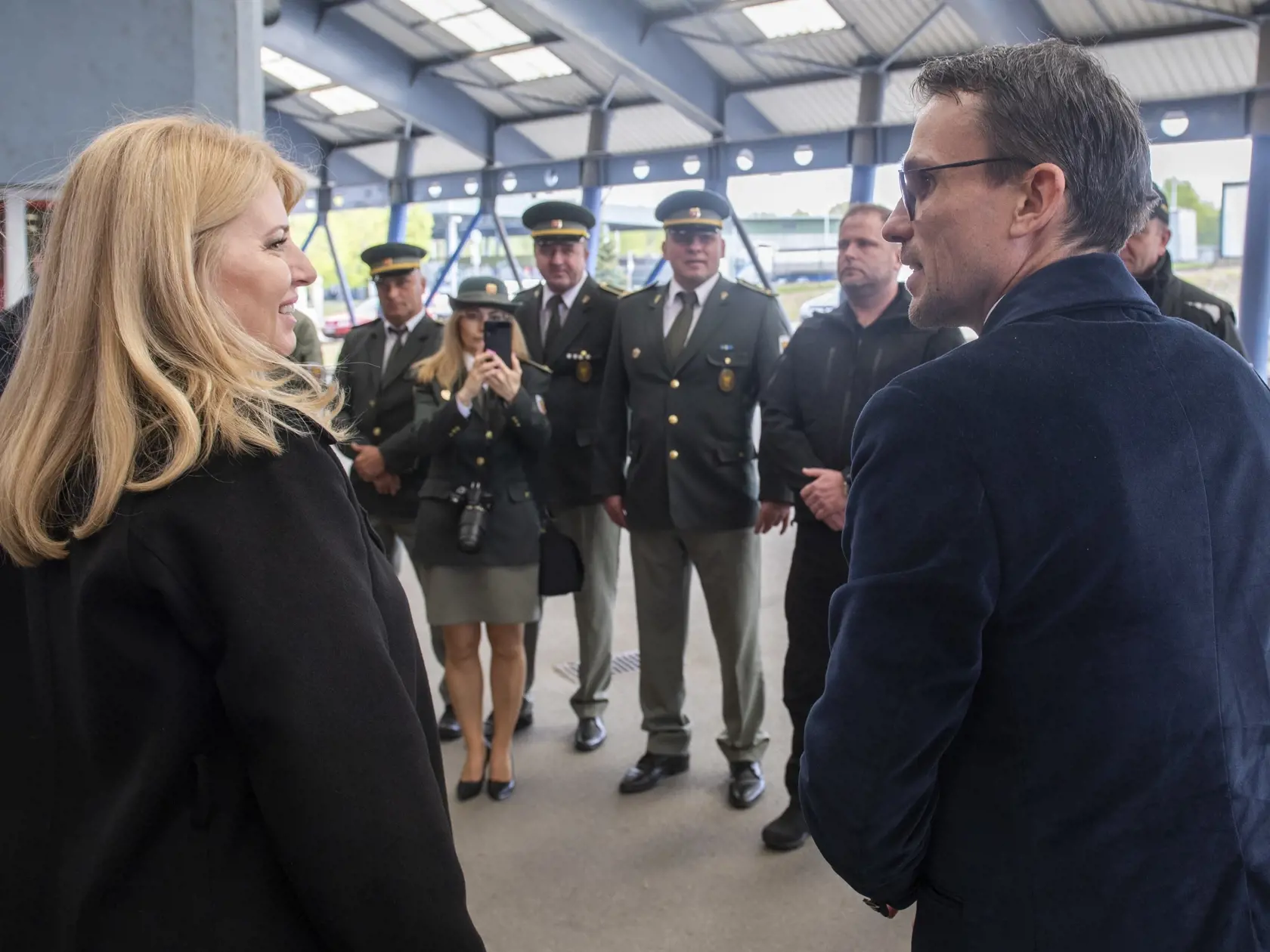 Na snímke vpravo generálny konzul Slovenskej republiky v Užhorode Pavol Pánis. Vyšné Nemecké, 30. apríla 2023.