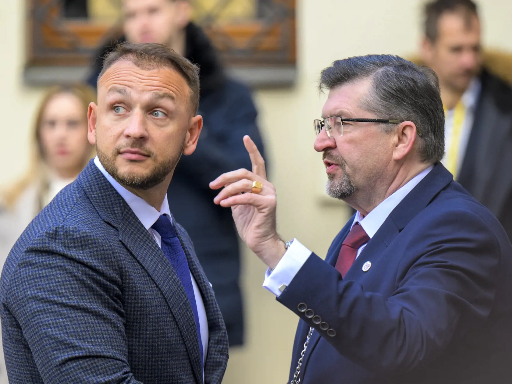 Vľavo minister vnútra SR Matúš Šutaj Eštok (Hlas) pred výjazdovým rokovaním vlády Slovenskej republiky v Červenom Kláštore 29. januára 2025. 