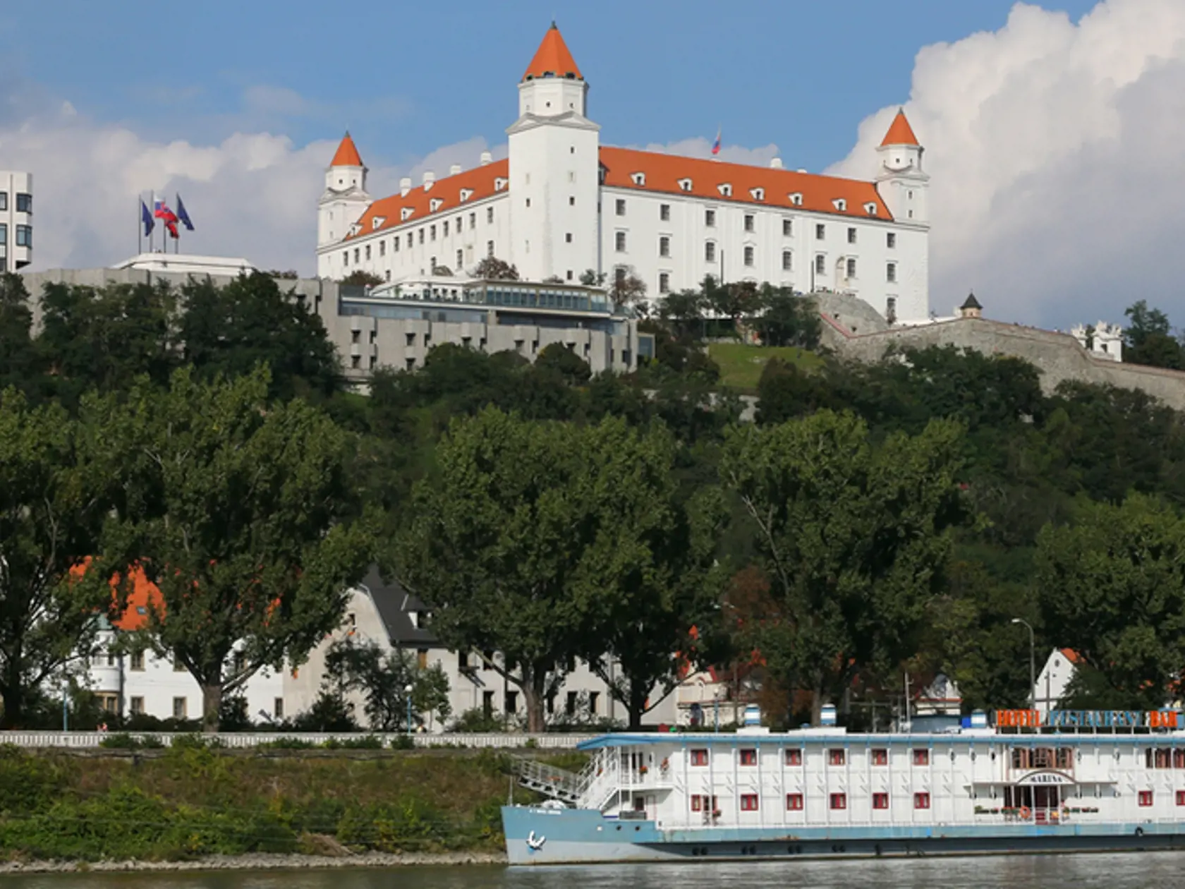 Bratislava sa uchádza o titul Európske hlavné mesto mládeže 2018.