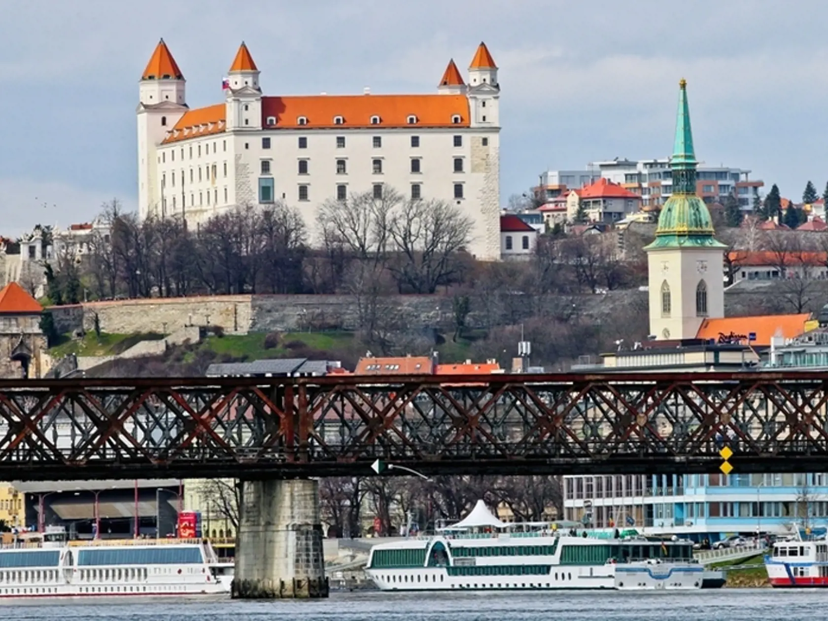 Hlavné mesto si vzalo vyše 88-miliónový úver na splatenie starých dlhov.