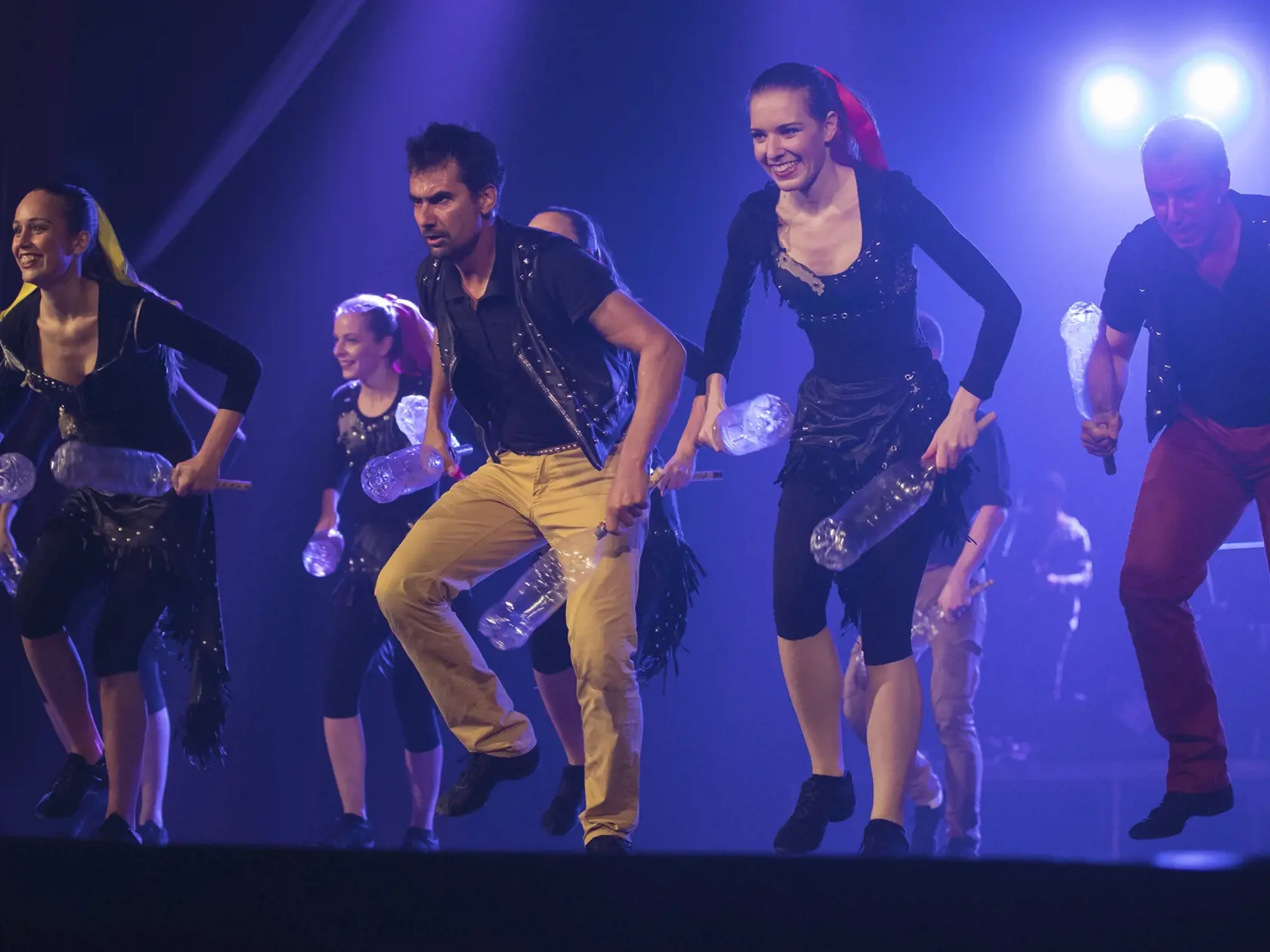 Čarovné ostrohy sa predviedli s programom Rockom krokom alebo folklór natvrdo.