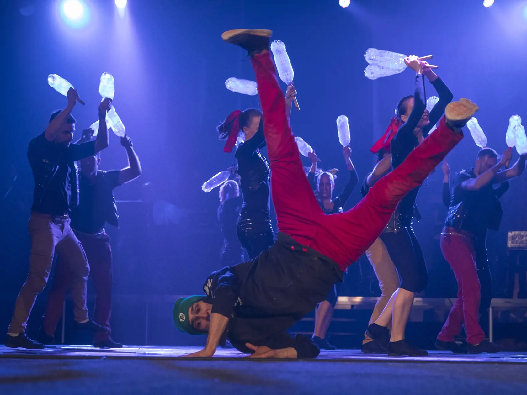 Čarovné ostrohy sa predviedli s programom Rockom krokom alebo folklór natvrdo.