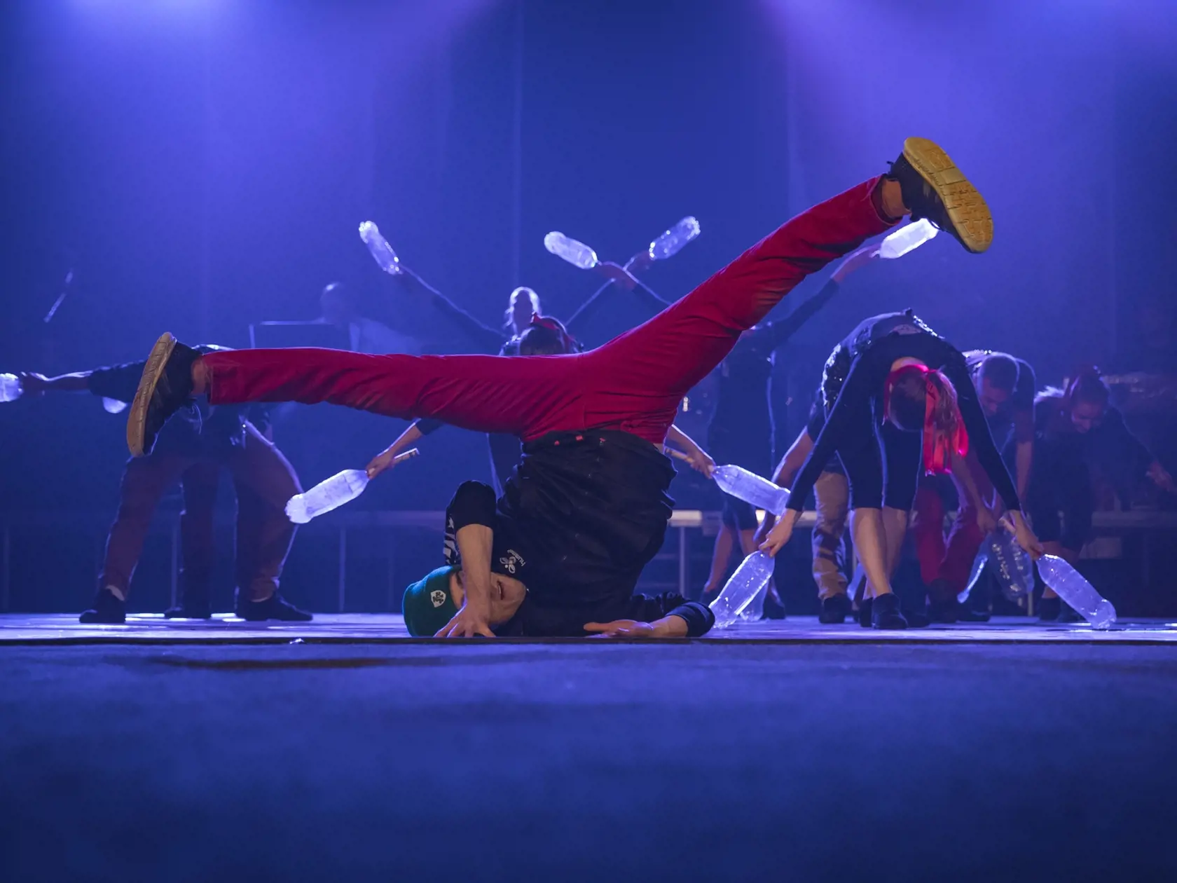 Čarovné ostrohy sa predviedli s programom Rockom krokom alebo folklór natvrdo.