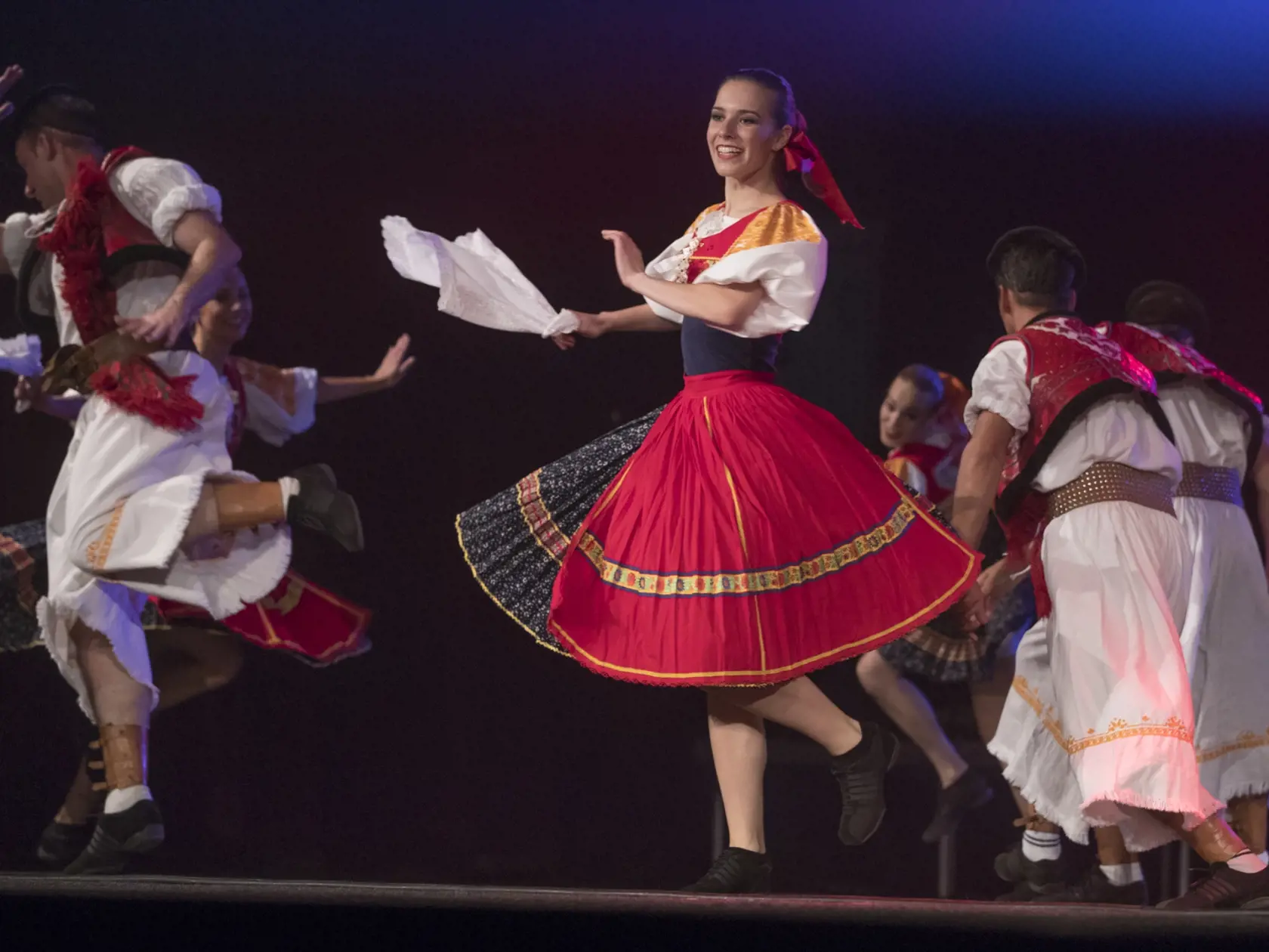 Čarovné ostrohy sa predviedli s programom Rockom krokom alebo folklór natvrdo.