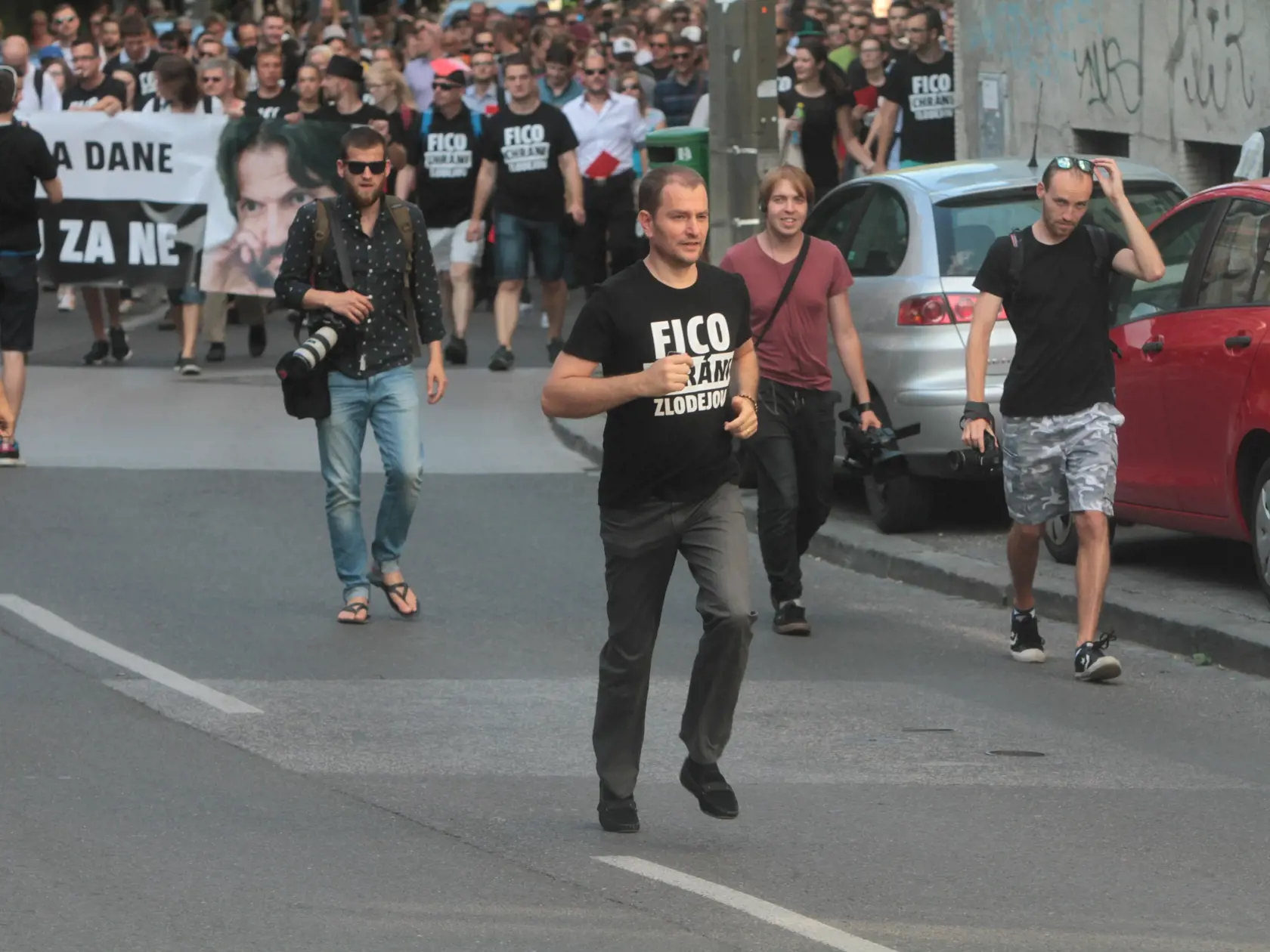 Protest proti vtedajšej vláde Roberta Fica. Na snímke Igor Matovič.
