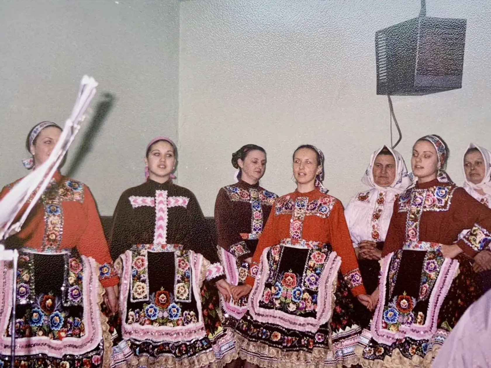 MIER A POKOJ V KRAJINE
SI VIEM VÁŽIŤ A NEBERIEM
TO AKO SAMOZREJMOSŤ.