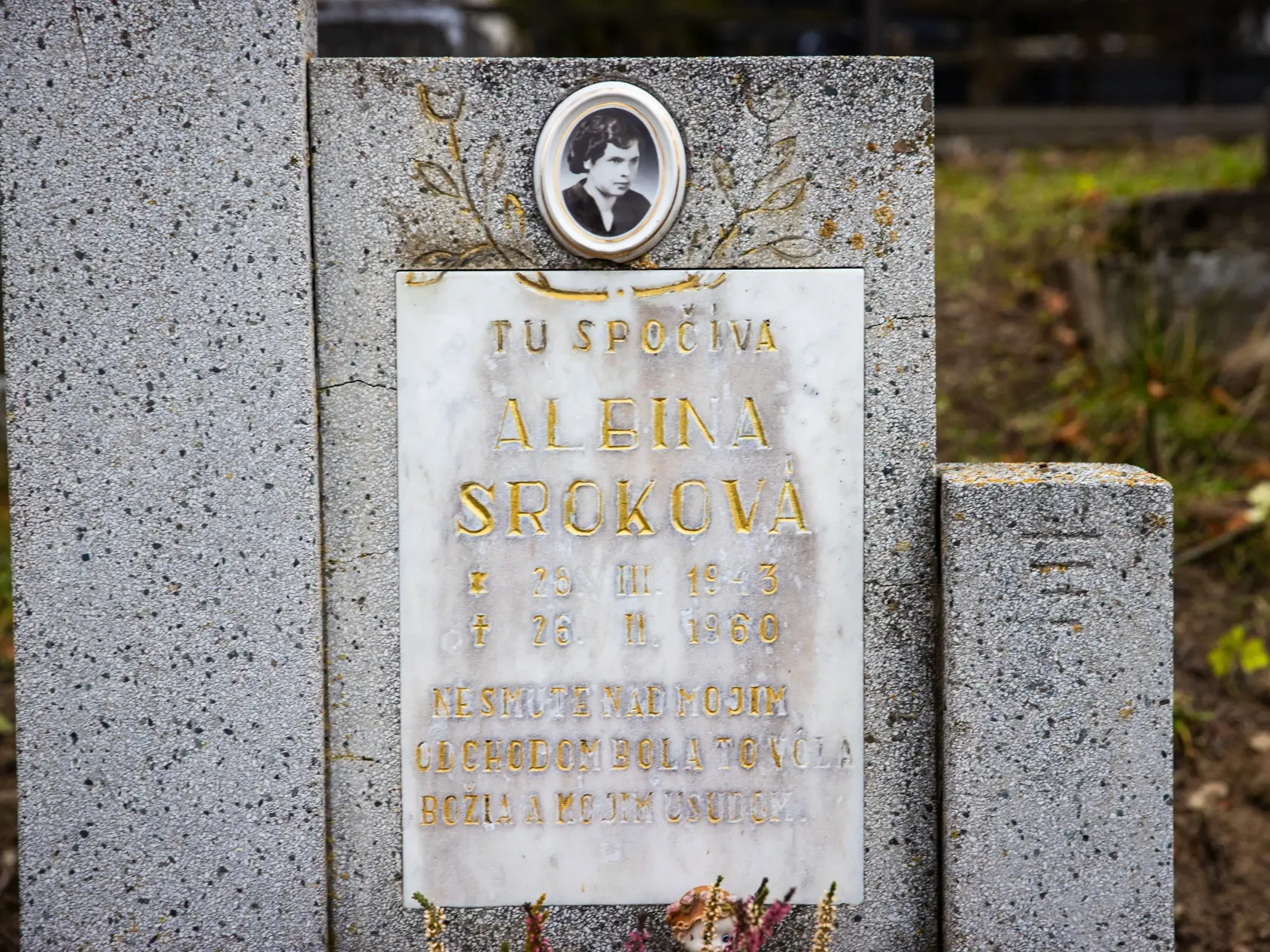 Ťažké časy čakali rodinu počas pojednávania s obžalovaným vyštudovaným strojným zámočníkom. Na súd chodila ich mama. Nikto z rodiny tam ísť nechcel. Nechcela ani ona, no musela. „Pamätám si, že viackrát pre ňu prišli príslušníci vtedajšej Verejnej bezpečnosti,“ spomína Jozef.